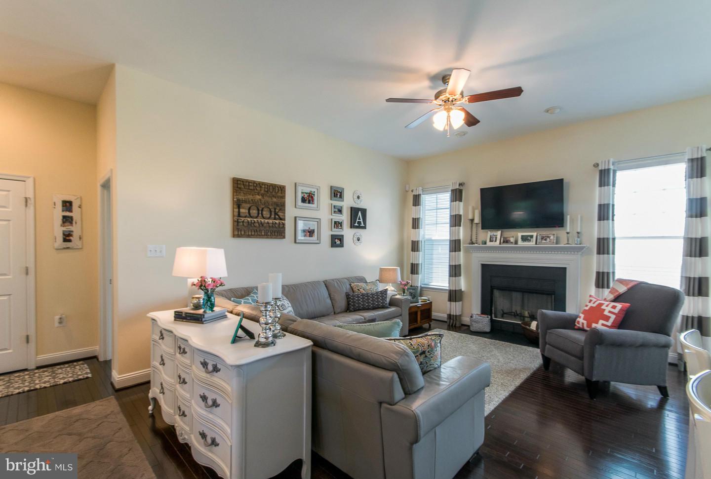 ARCADIA CHASE - Residential