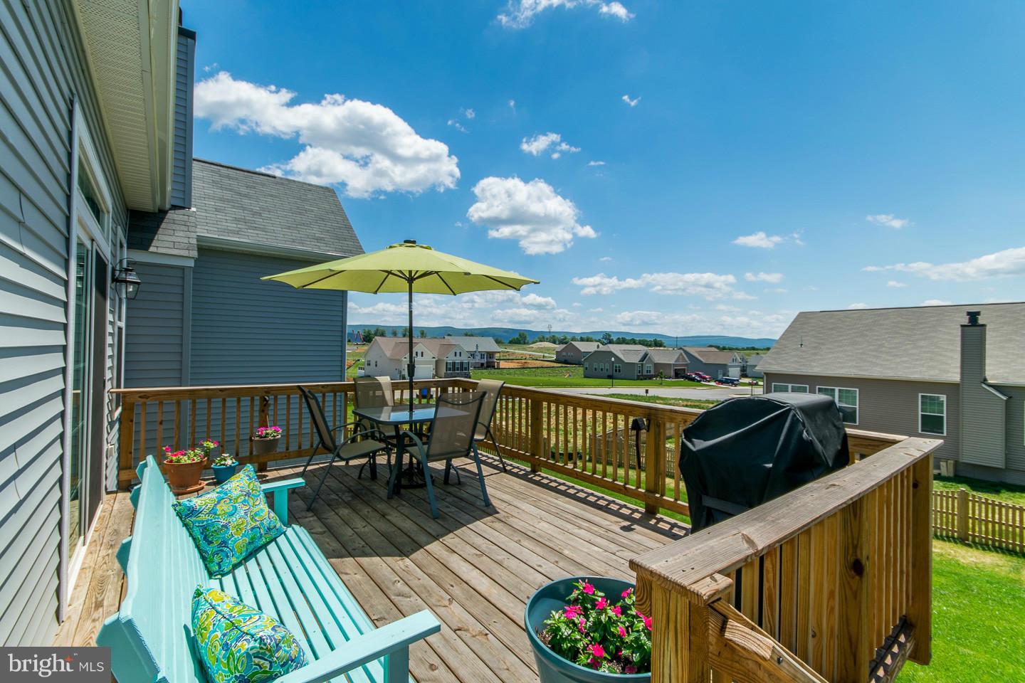 ARCADIA CHASE - Residential