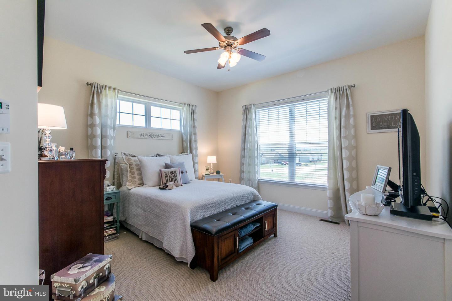 ARCADIA CHASE - Residential