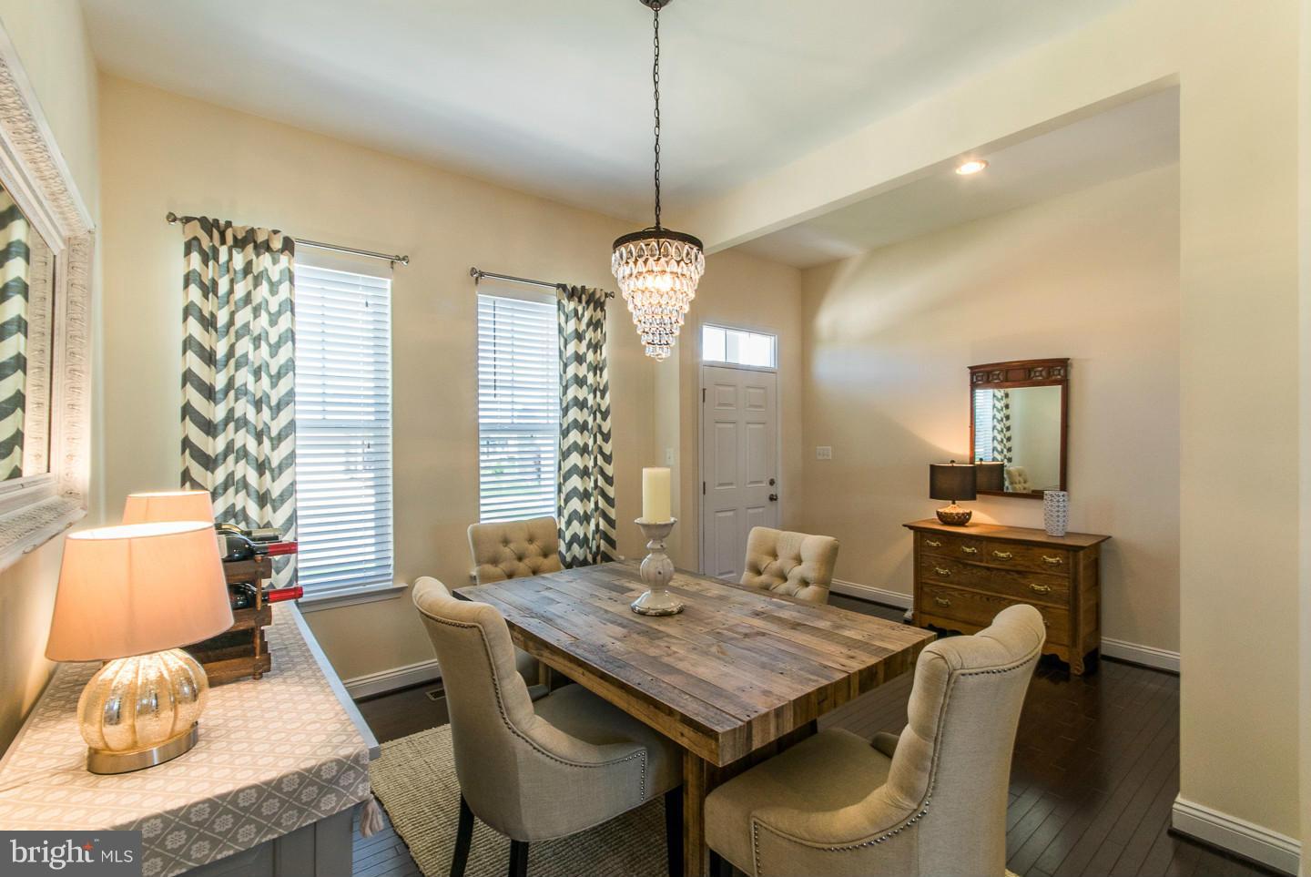 ARCADIA CHASE - Residential