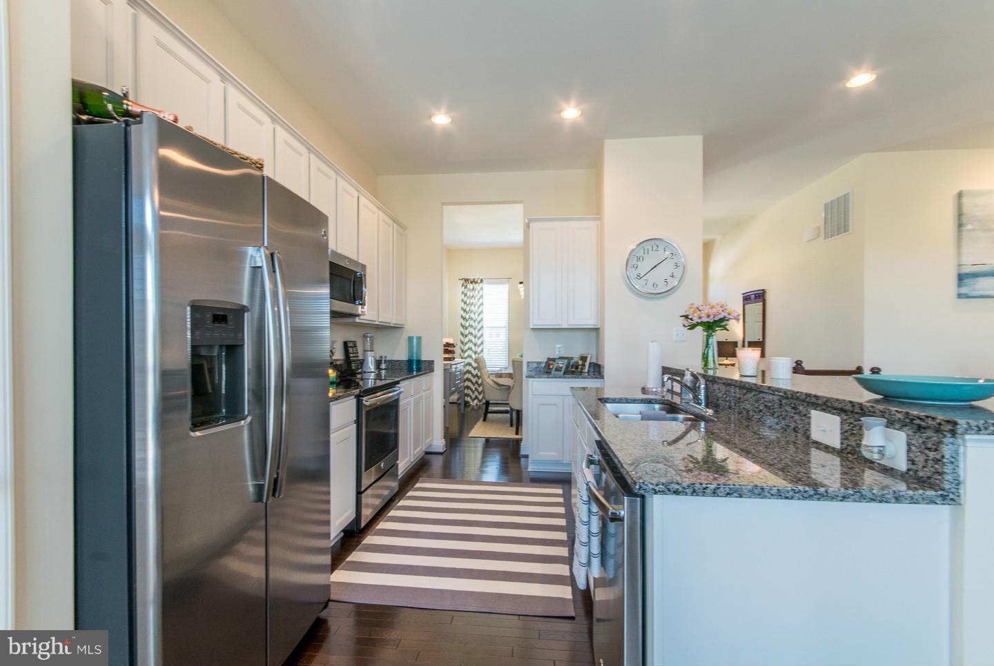 ARCADIA CHASE - Residential