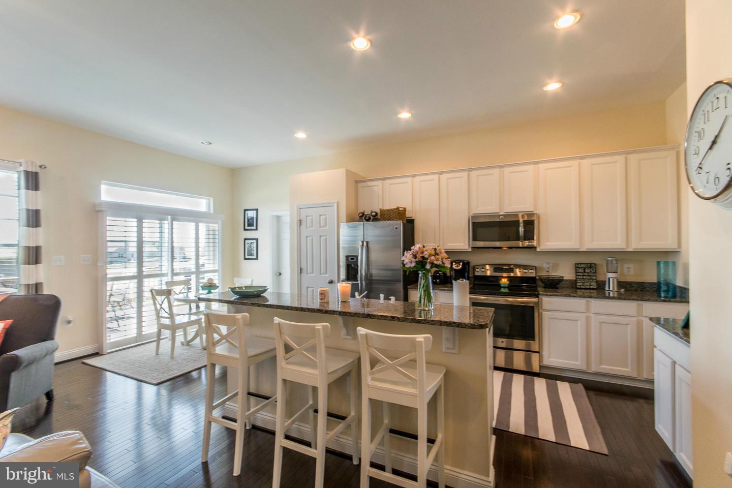 ARCADIA CHASE - Residential