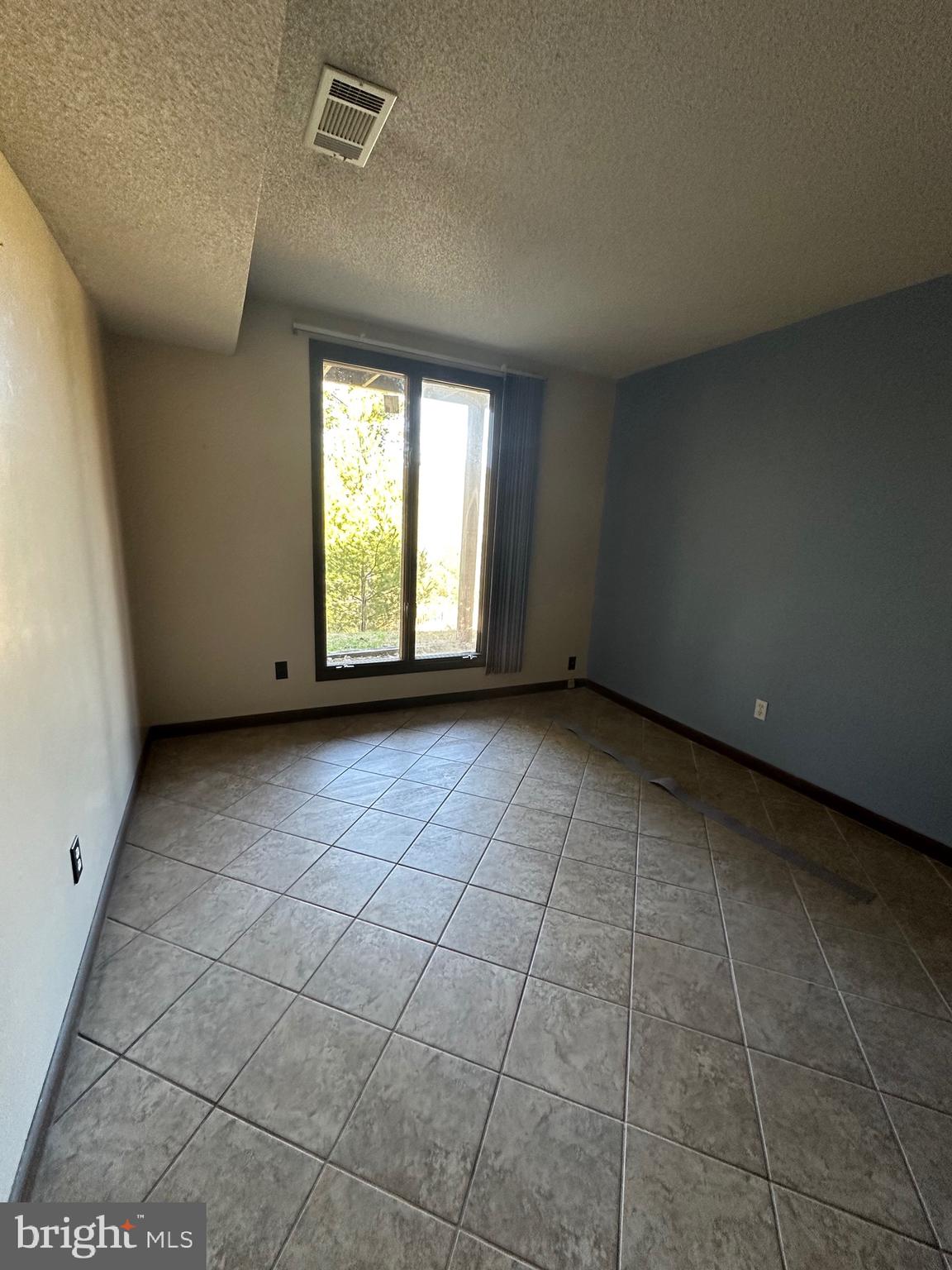 SHERWOOD FOREST/THORNY MEADOWS - Residential