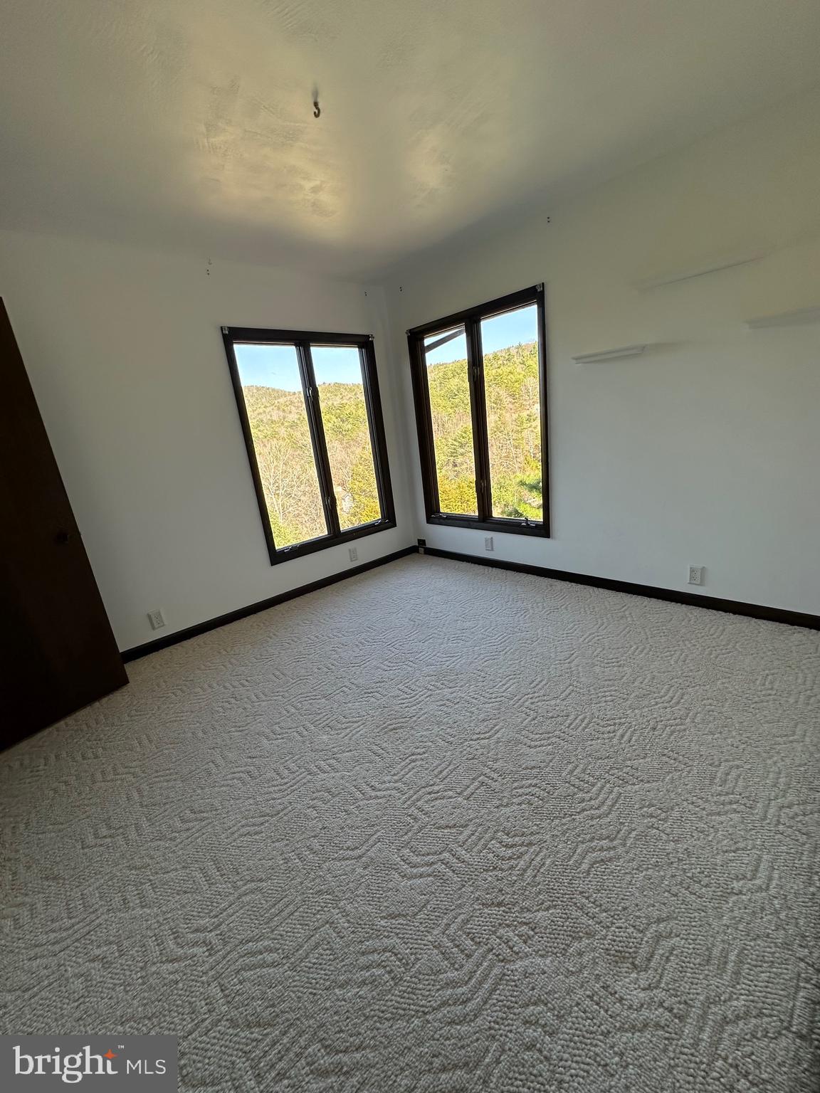 SHERWOOD FOREST/THORNY MEADOWS - Residential