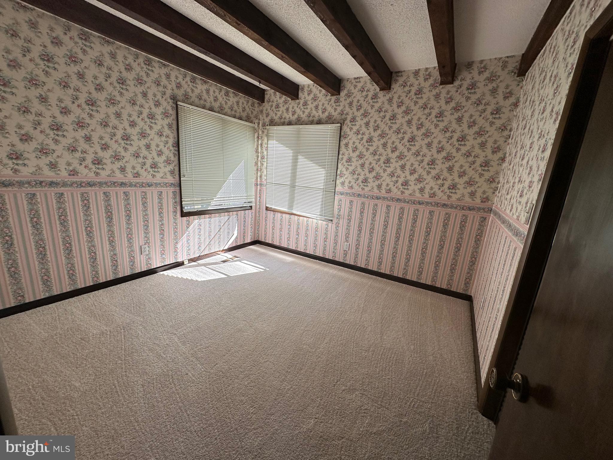 SHERWOOD FOREST/THORNY MEADOWS - Residential