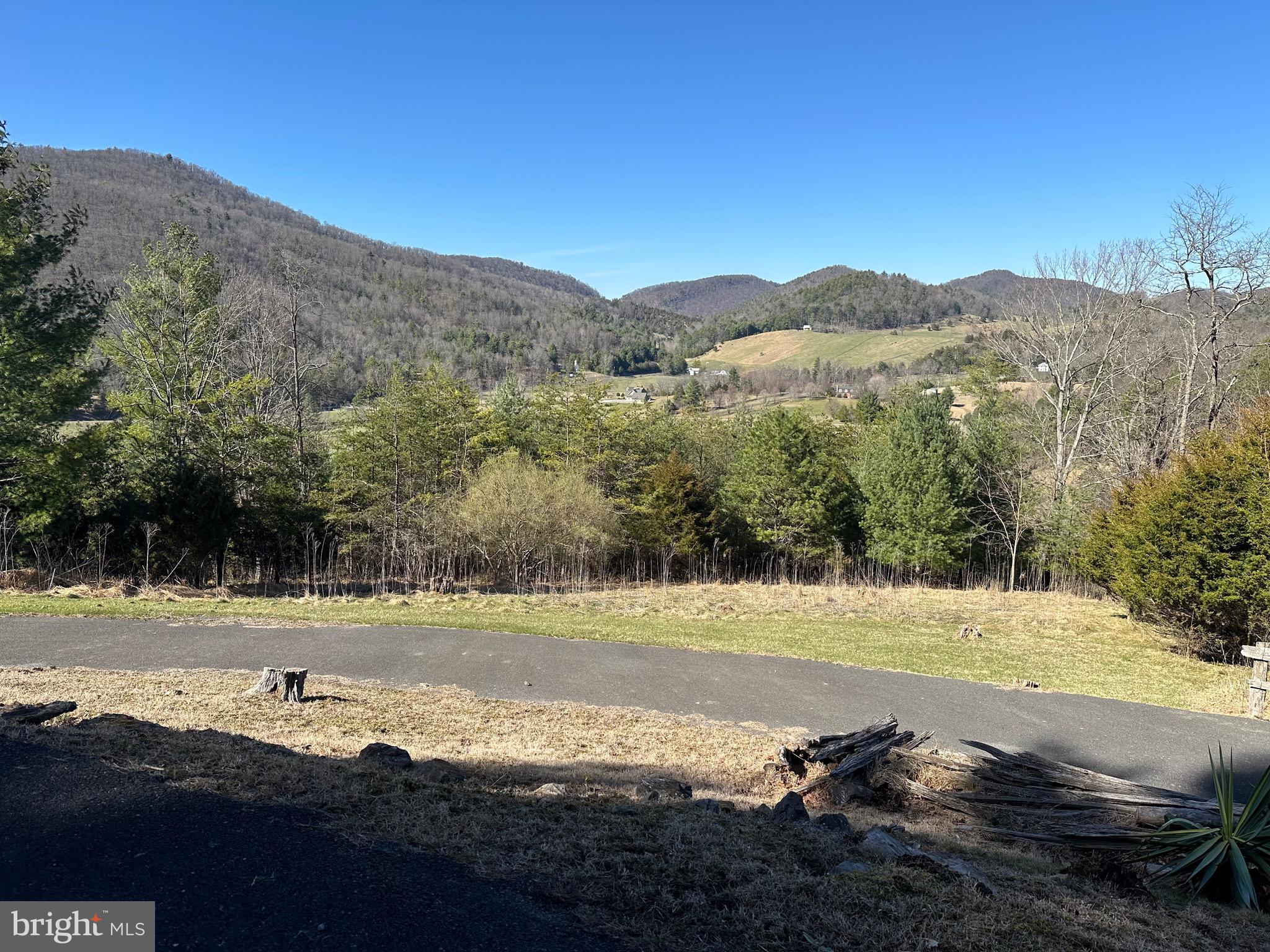 SHERWOOD FOREST/THORNY MEADOWS - Residential