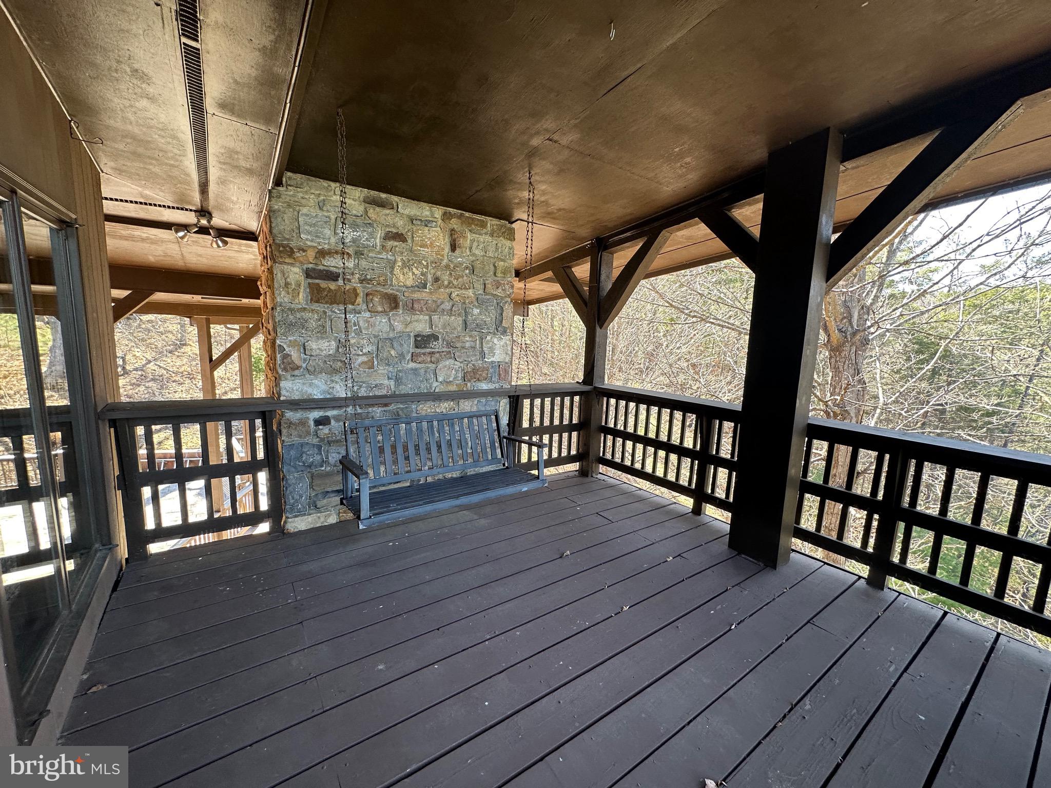 SHERWOOD FOREST/THORNY MEADOWS - Residential