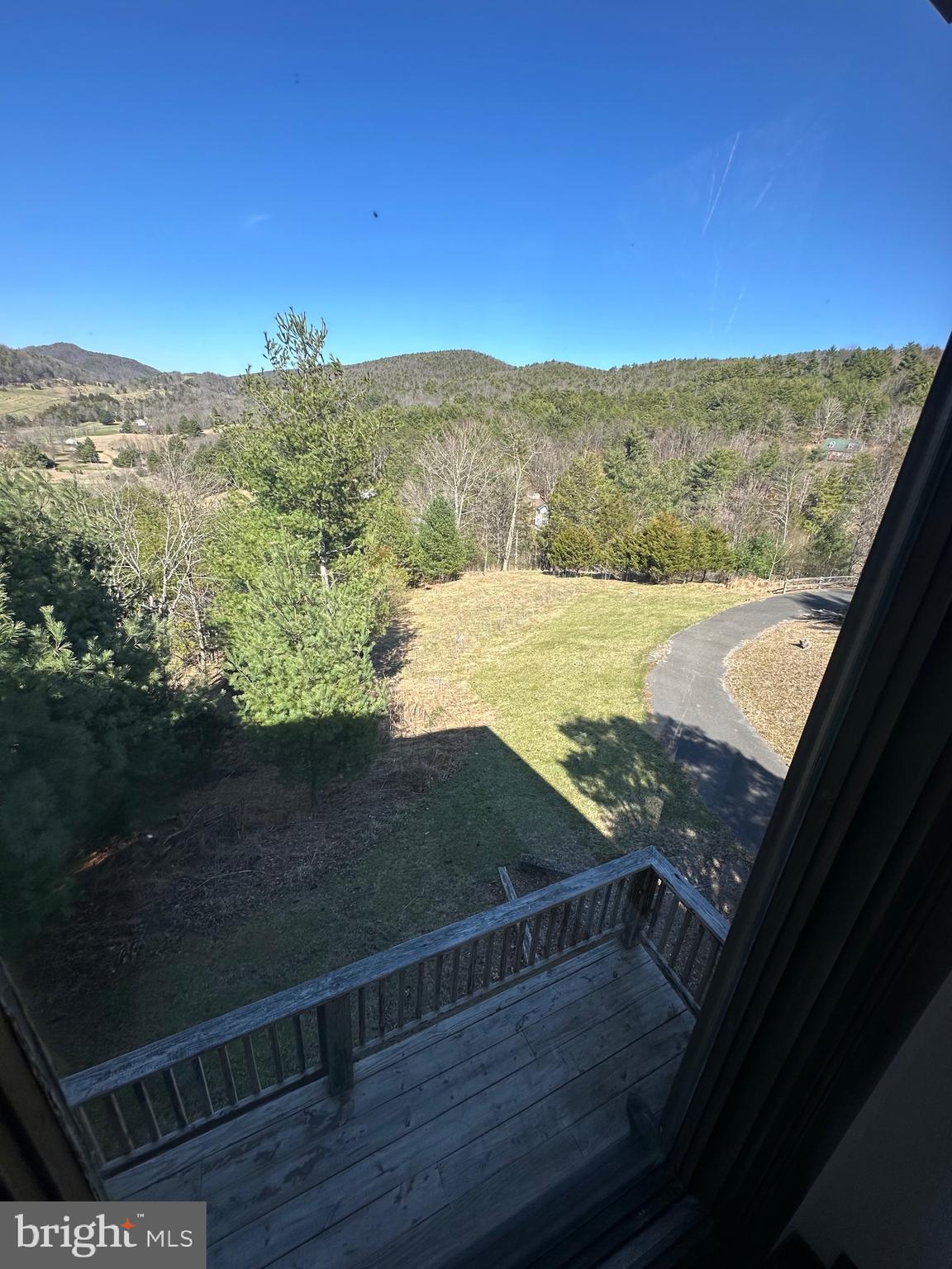 SHERWOOD FOREST/THORNY MEADOWS - Residential