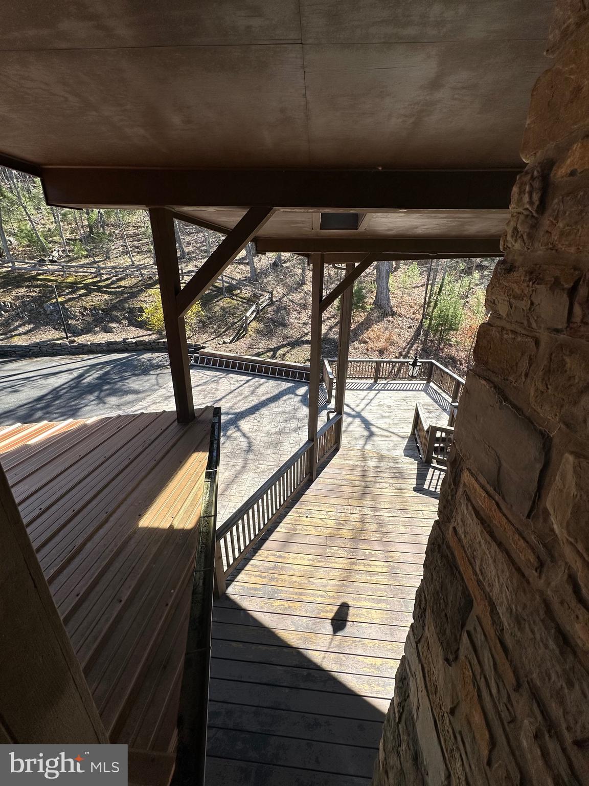 SHERWOOD FOREST/THORNY MEADOWS - Residential