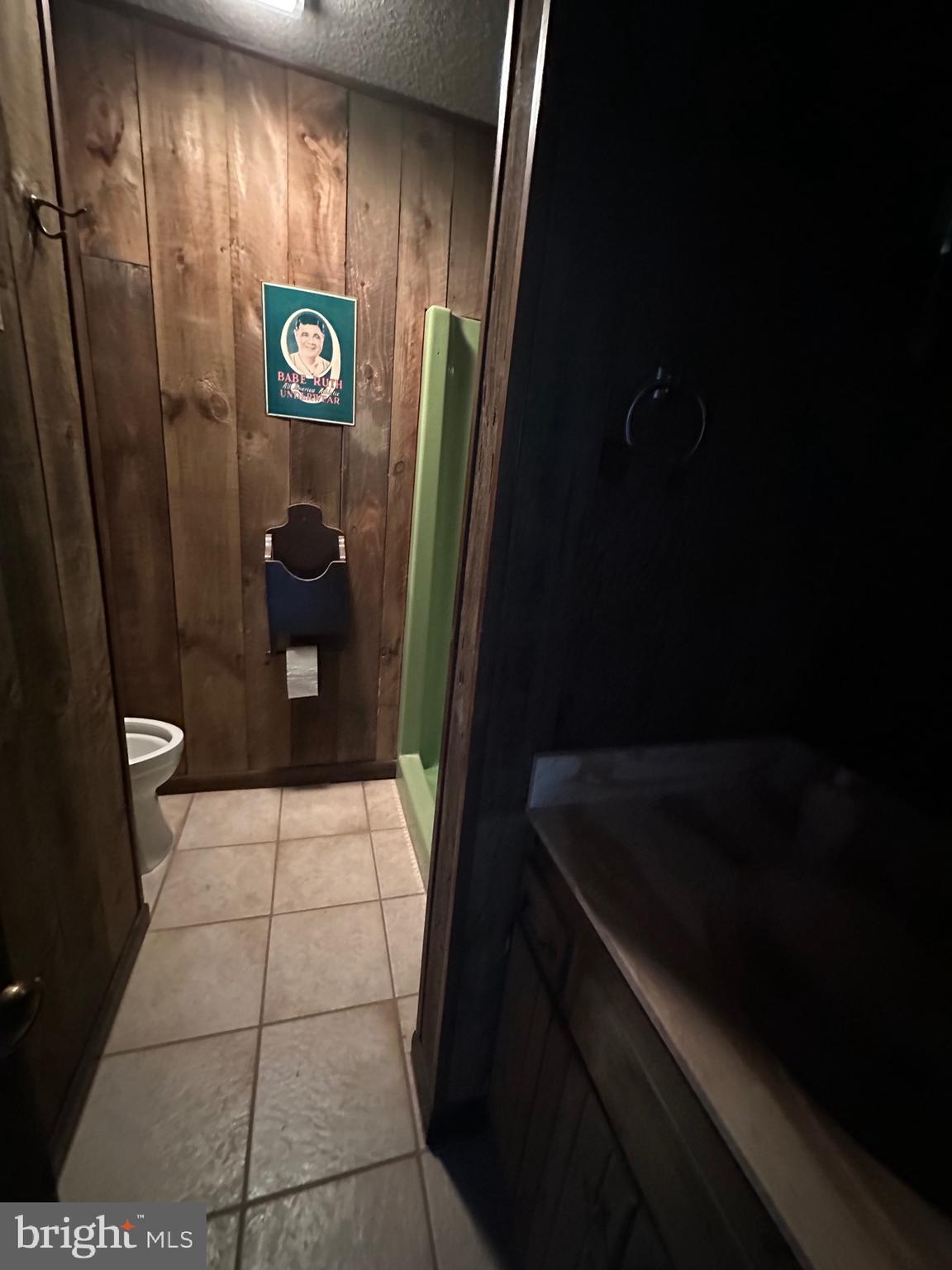 SHERWOOD FOREST/THORNY MEADOWS - Residential