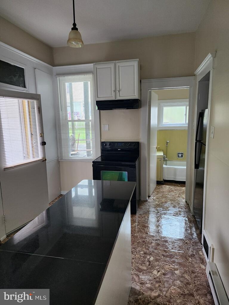 EAST END - Residential Lease