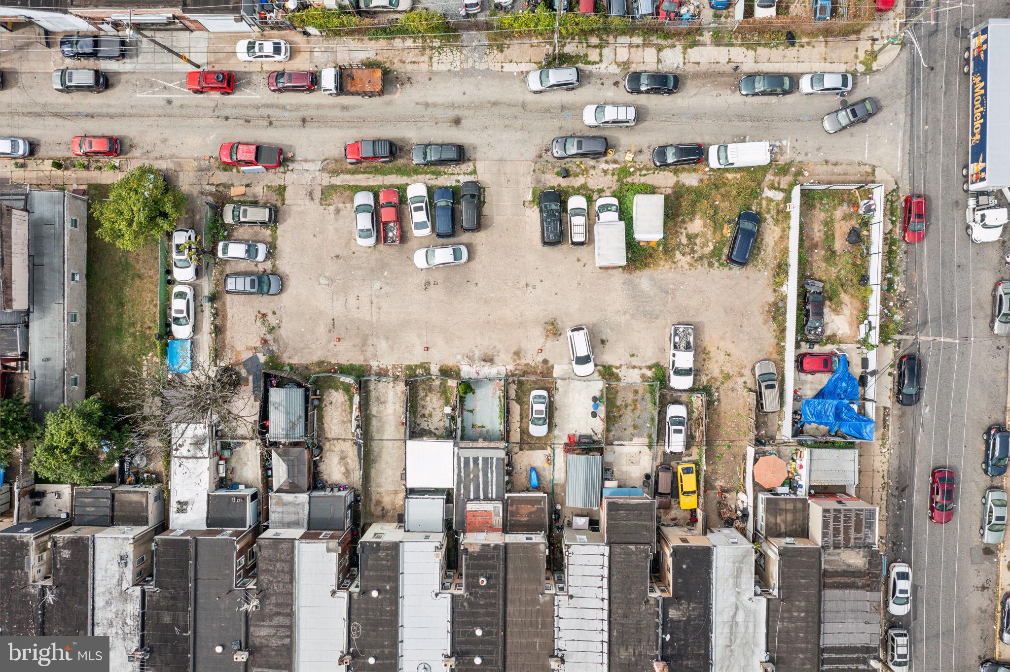 Fantastic development opportunity! This expansive 14,602 sqft lot, zoned Industrial I-2, spans from 3533 to 3553 A Street. Offering ample space for industrial use, this vacant lot is ideal for a wide range of commercial or manufacturing projects. Don’t miss out on this prime location with endless possibilitie