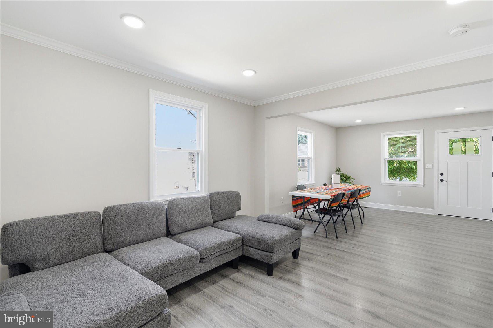 825 MARTIN ROAD