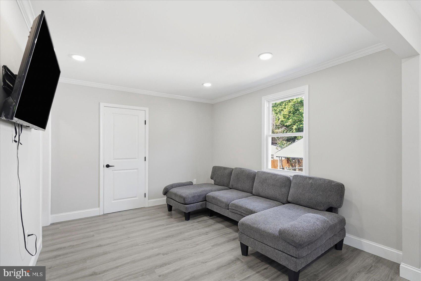 825 MARTIN ROAD