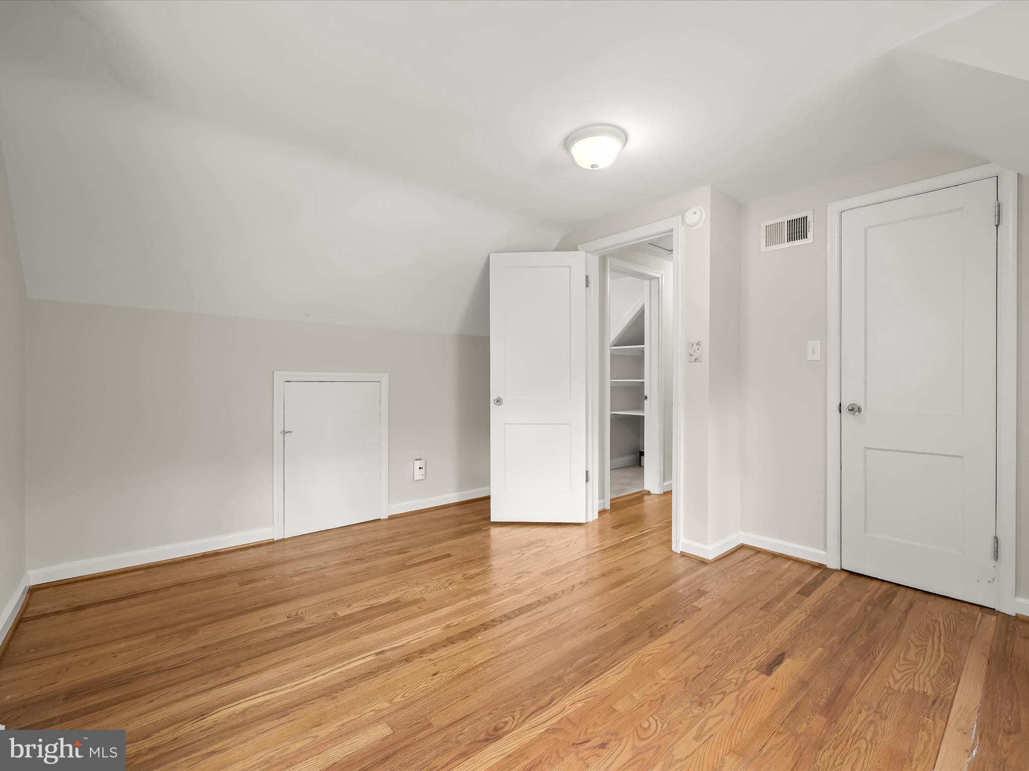 RIVERDALE PARK - Residential