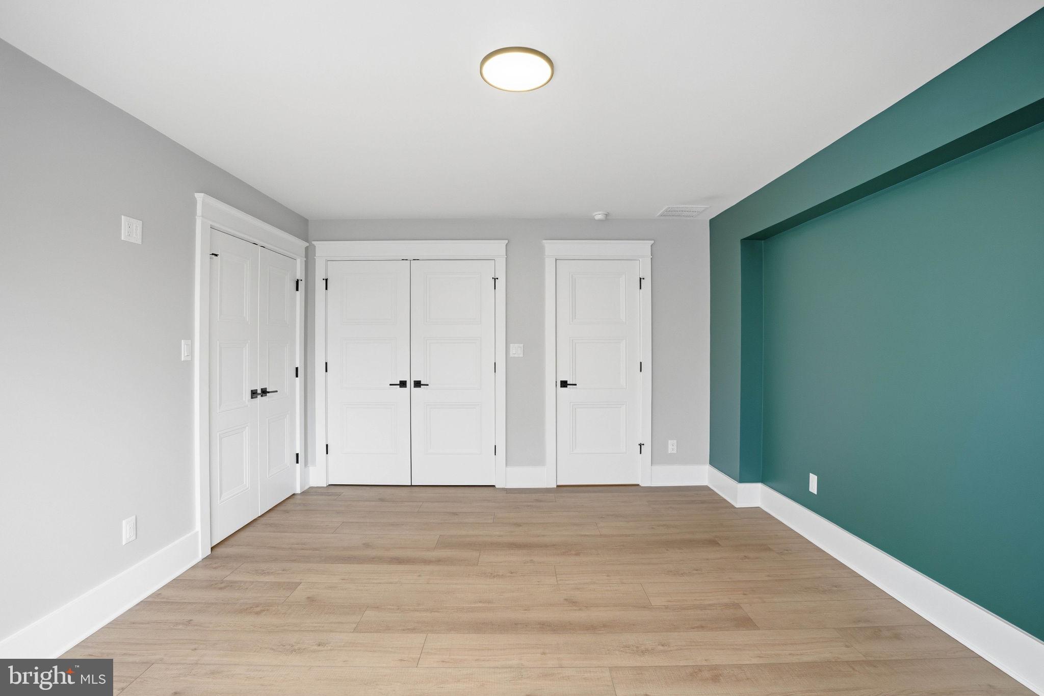 HALLMARK GLEN - Residential