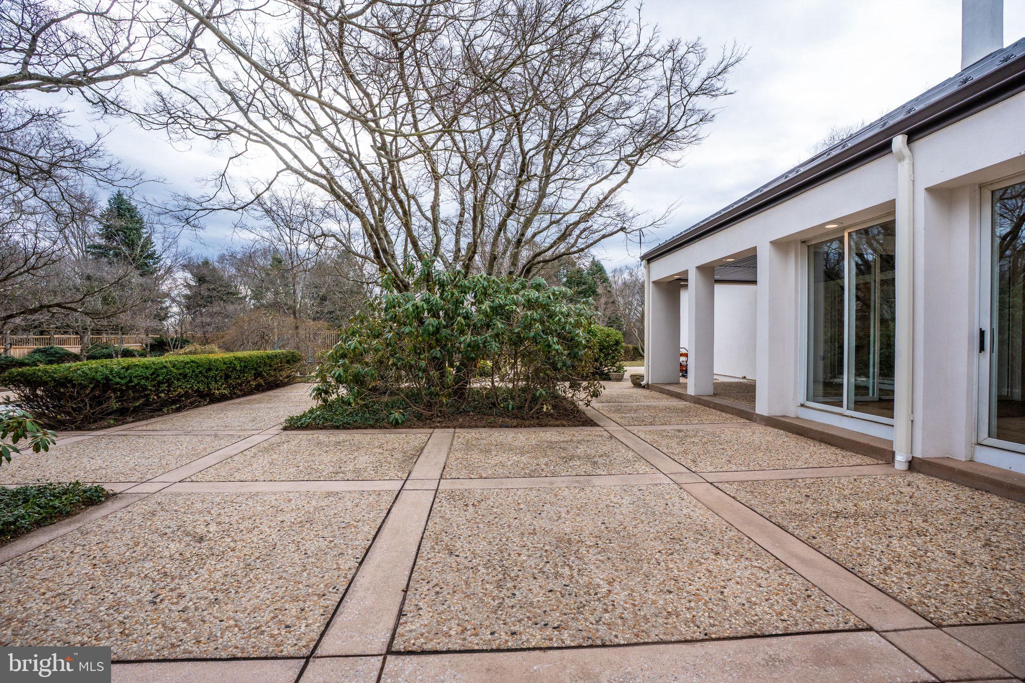 HALLMARK GLEN - Residential