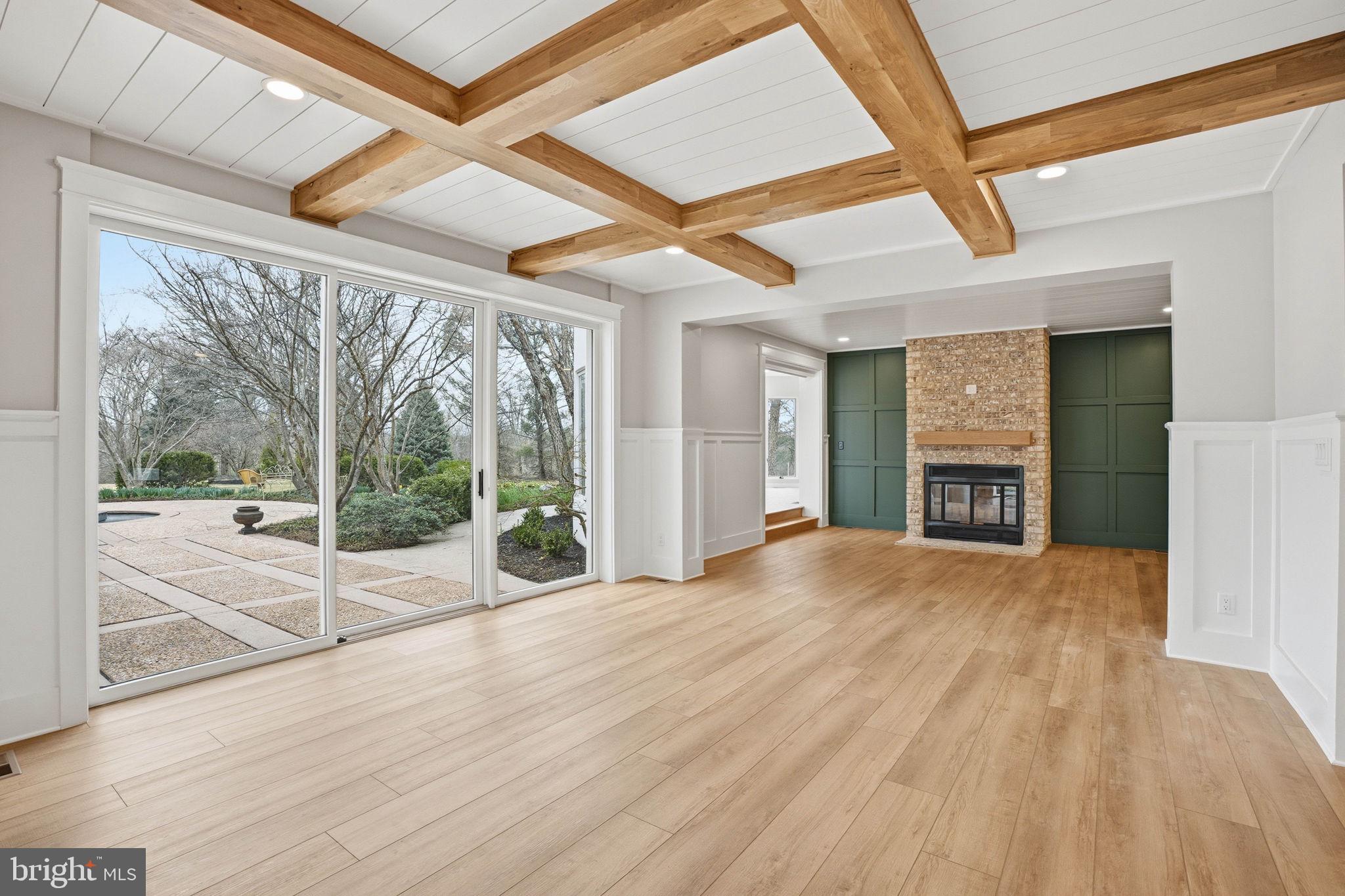 HALLMARK GLEN - Residential