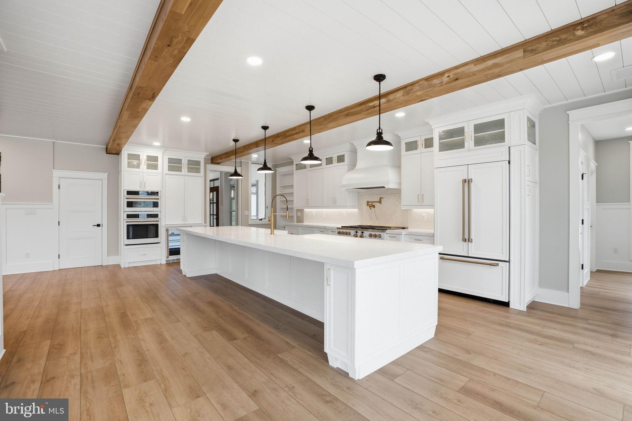 HALLMARK GLEN - Residential