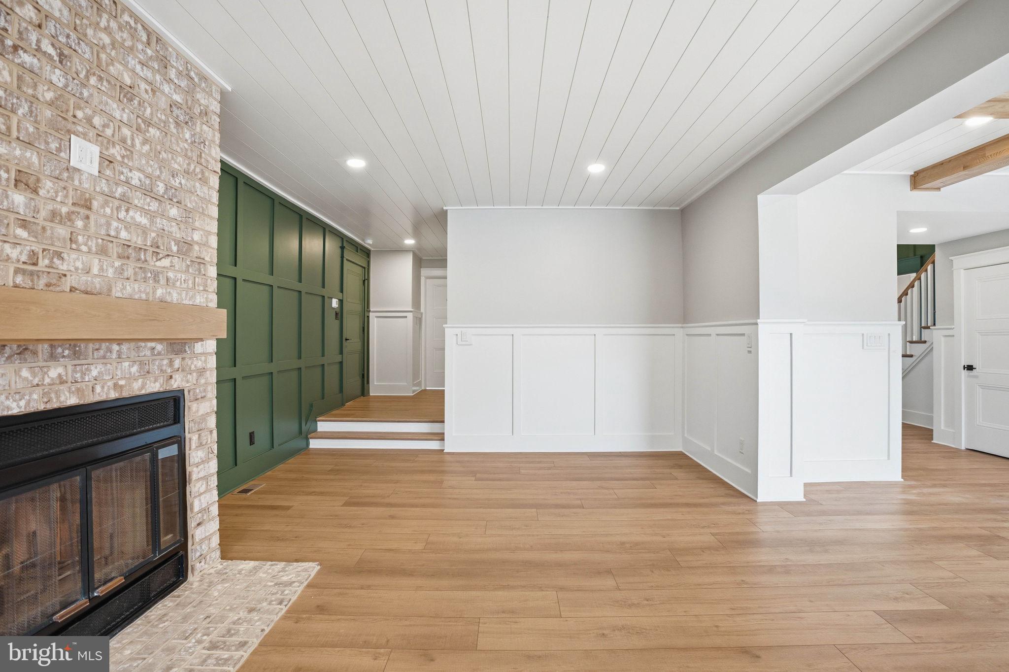 HALLMARK GLEN - Residential