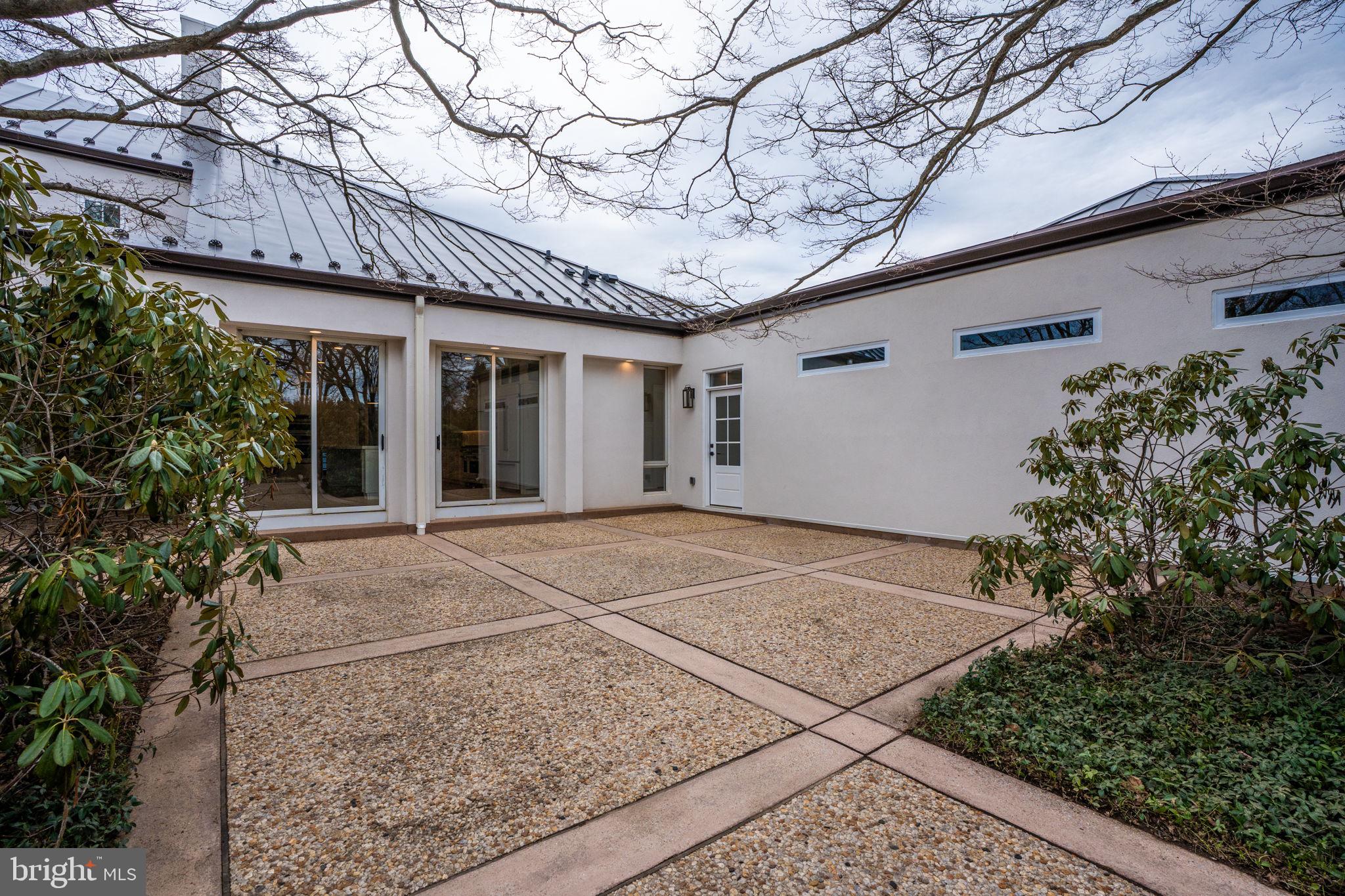 HALLMARK GLEN - Residential