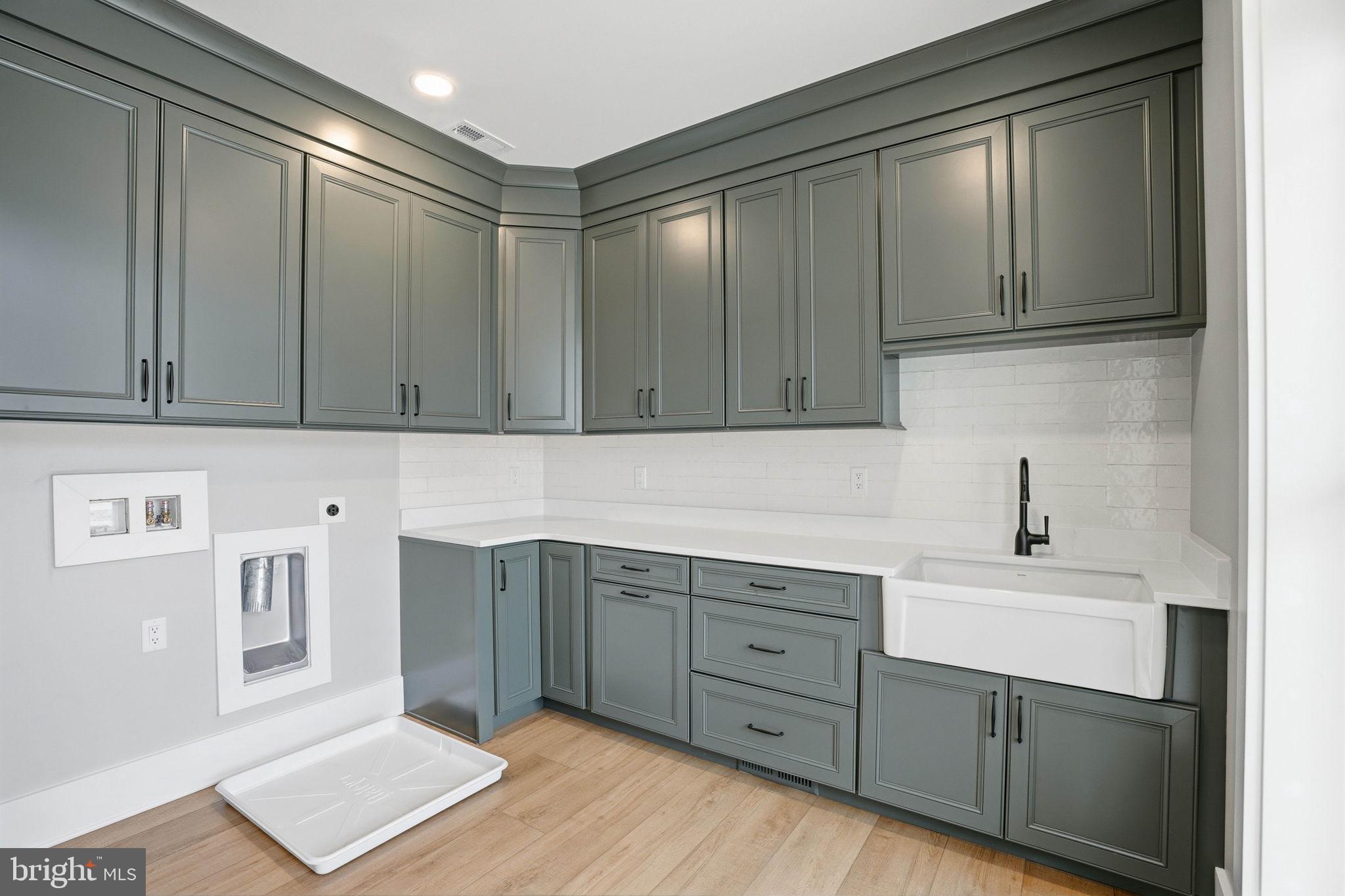 HALLMARK GLEN - Residential