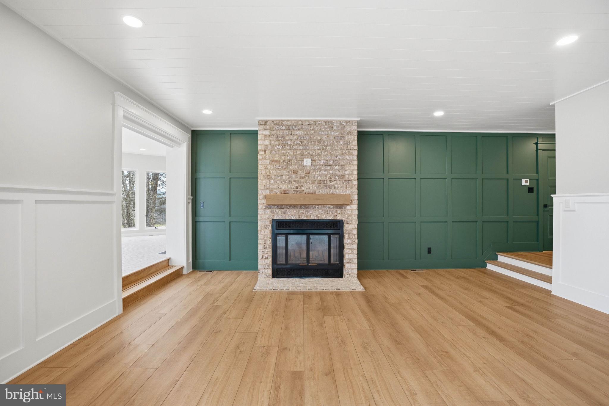 HALLMARK GLEN - Residential