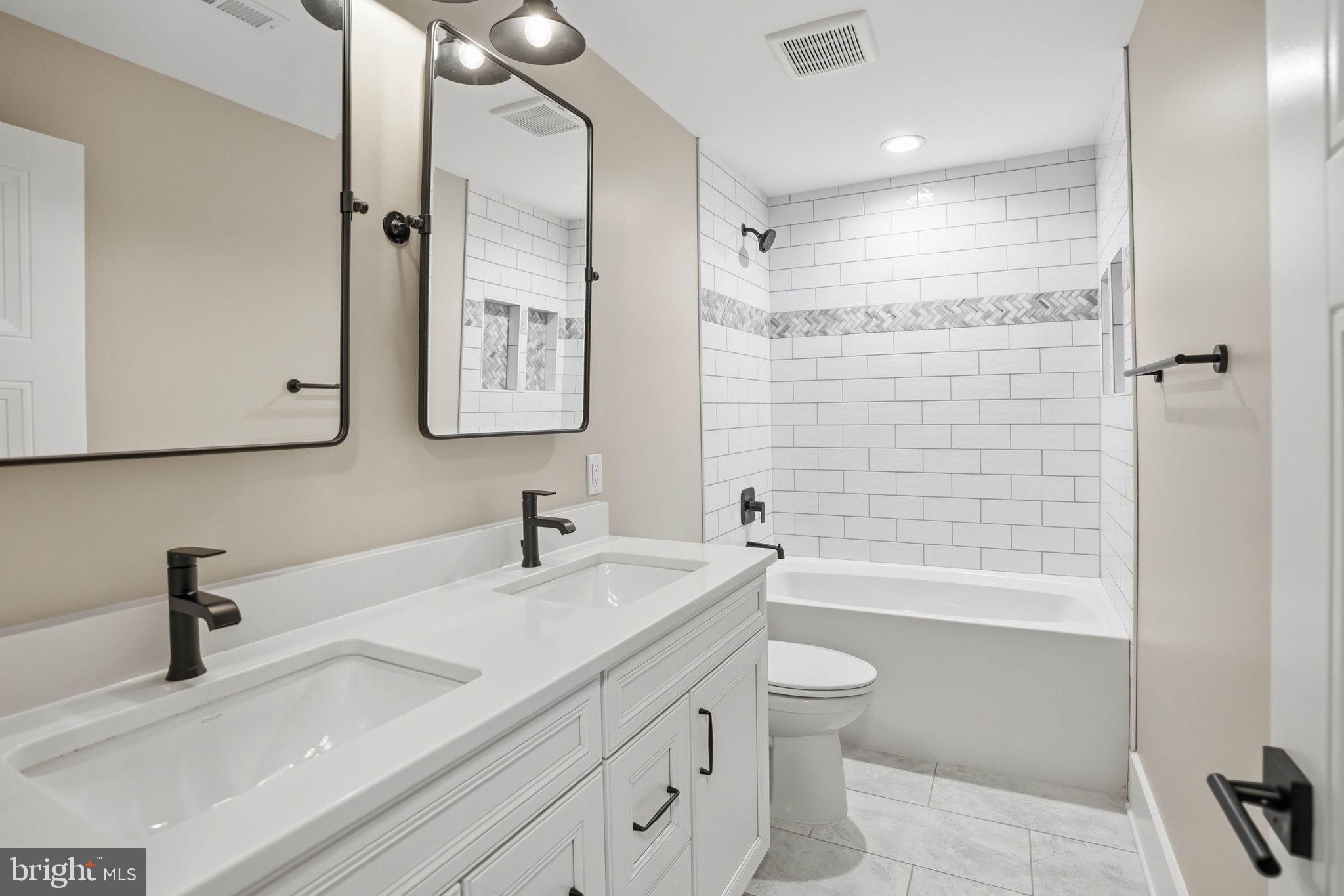 HALLMARK GLEN - Residential