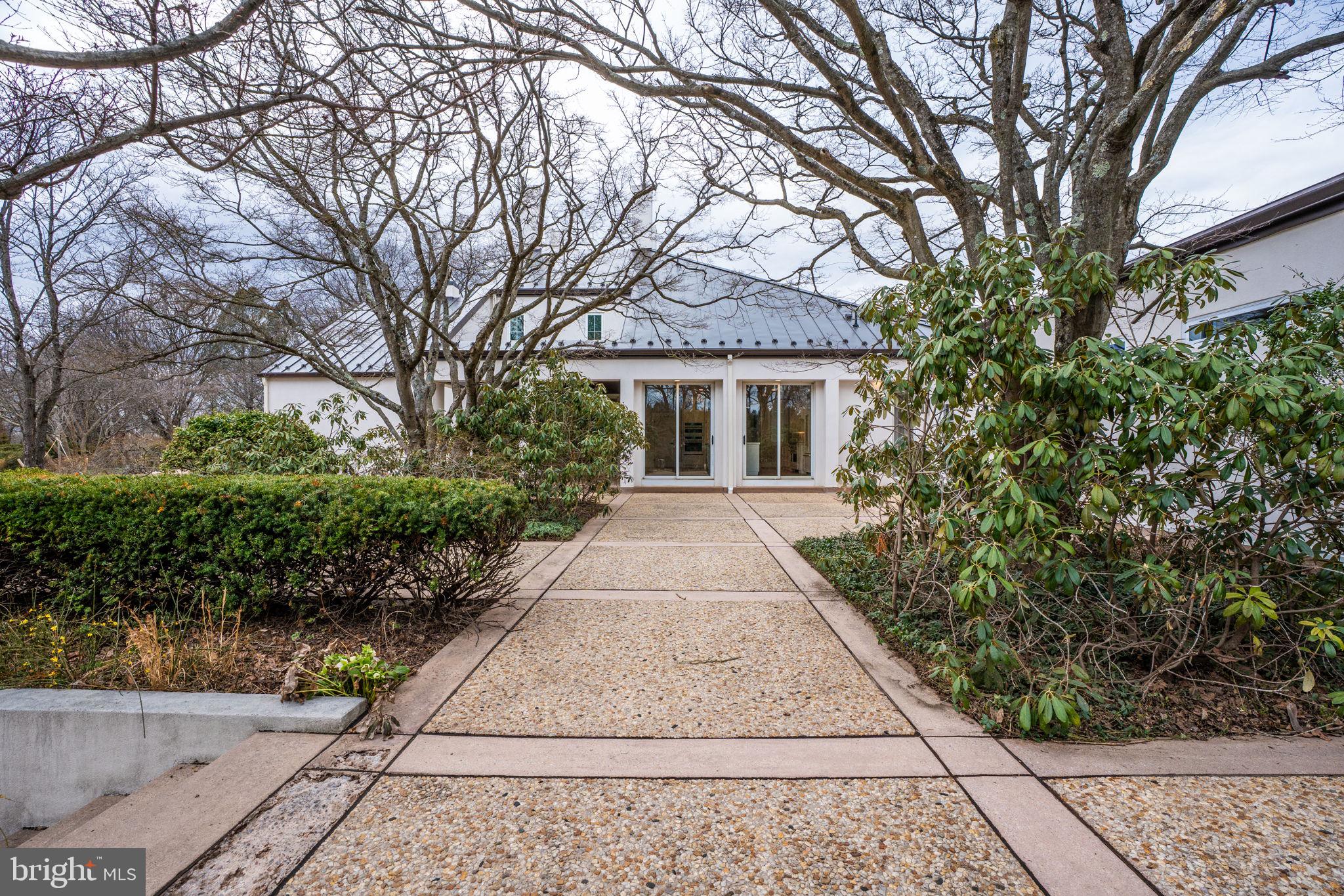 HALLMARK GLEN - Residential