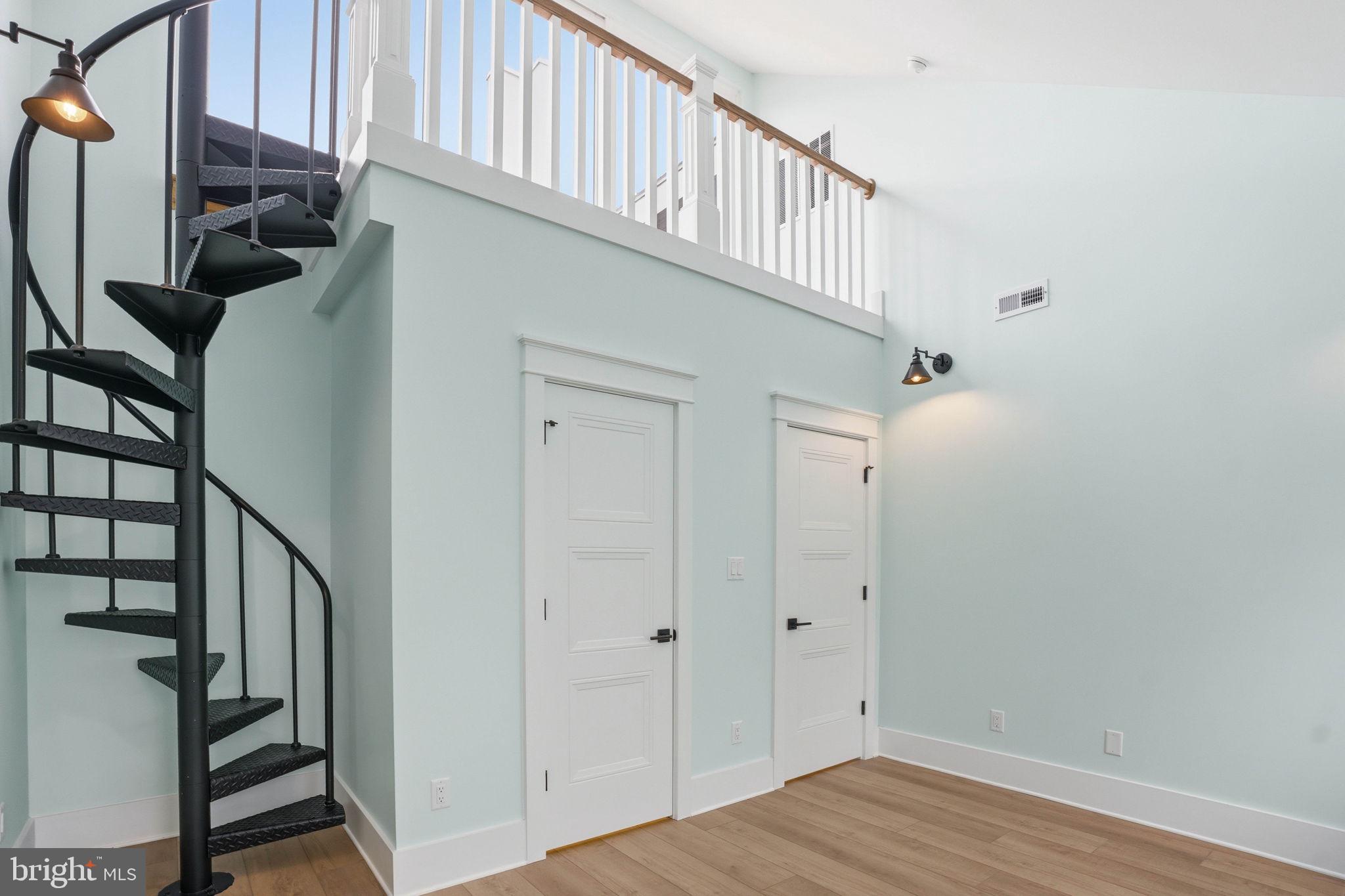 HALLMARK GLEN - Residential