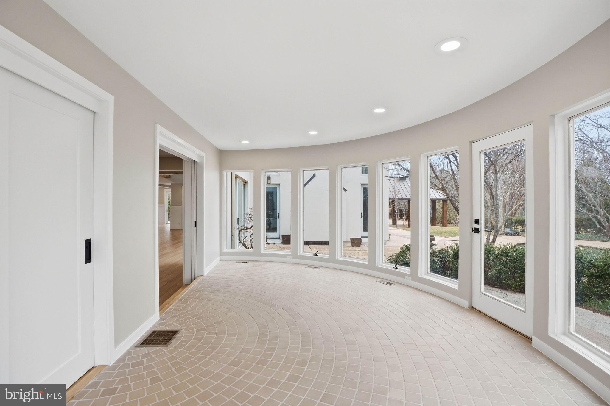 HALLMARK GLEN - Residential