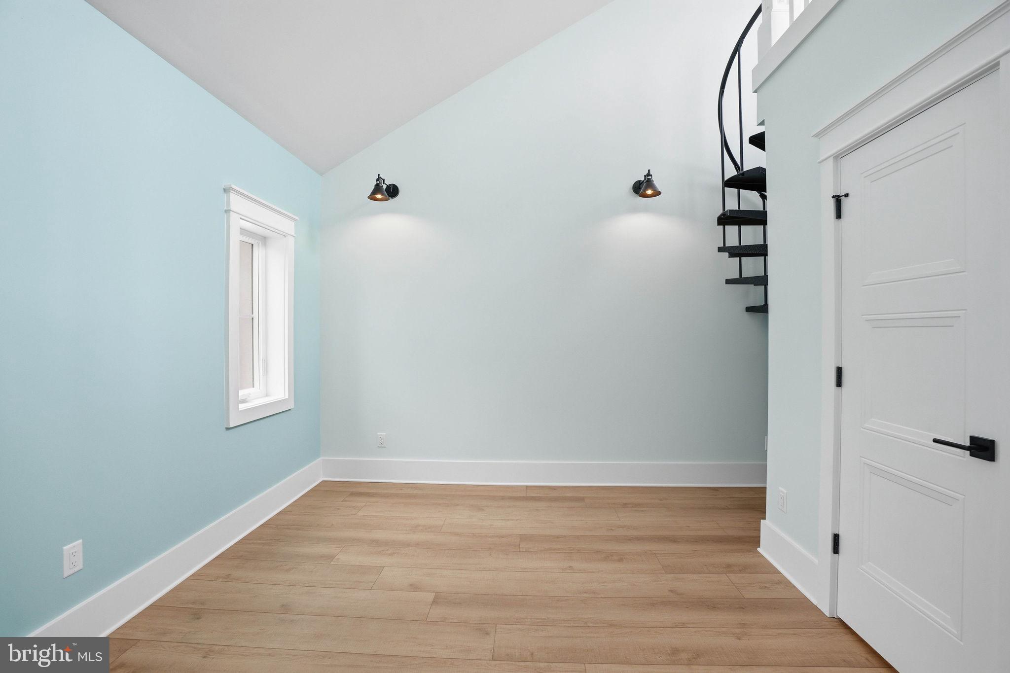 HALLMARK GLEN - Residential