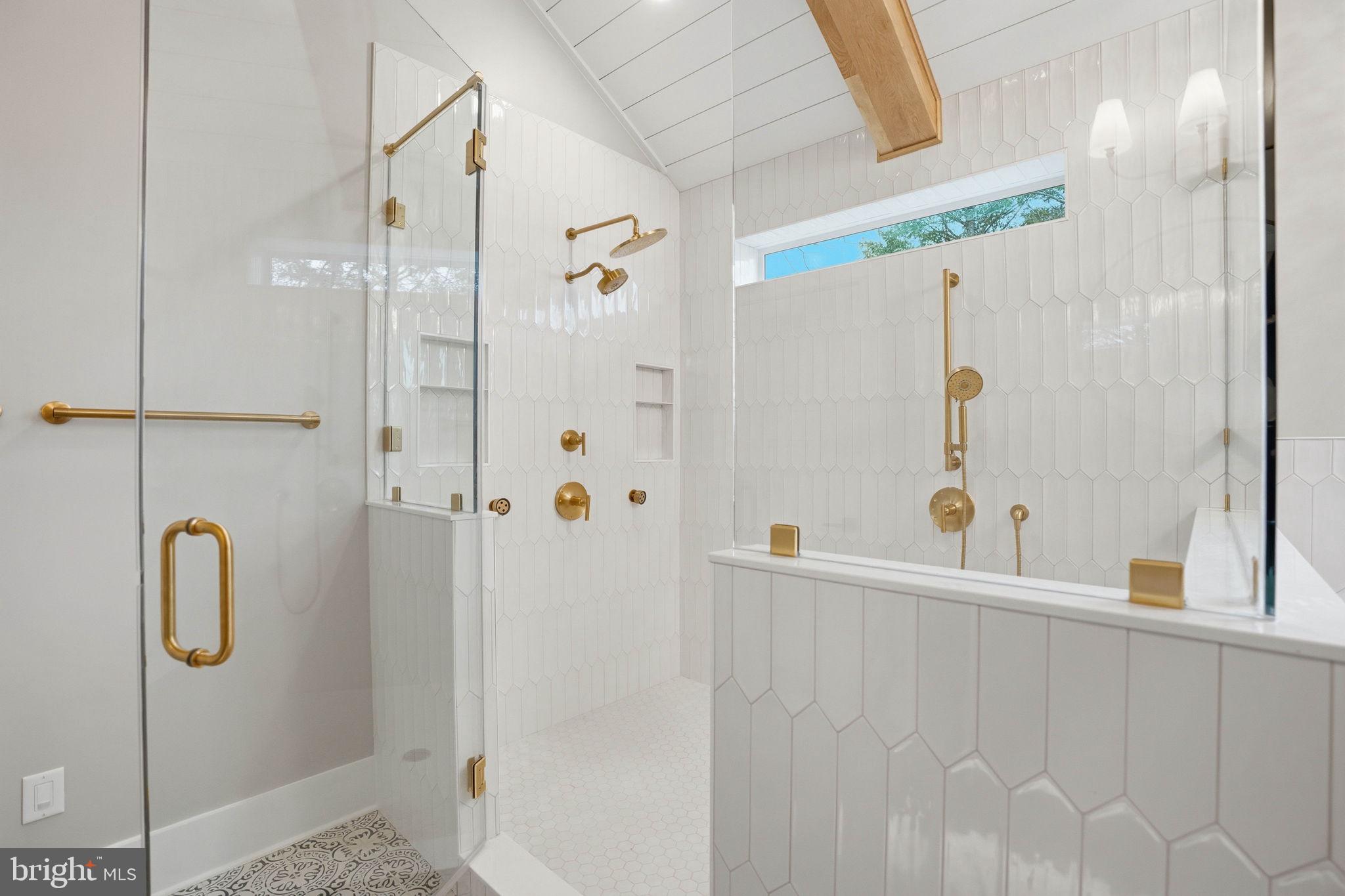 HALLMARK GLEN - Residential