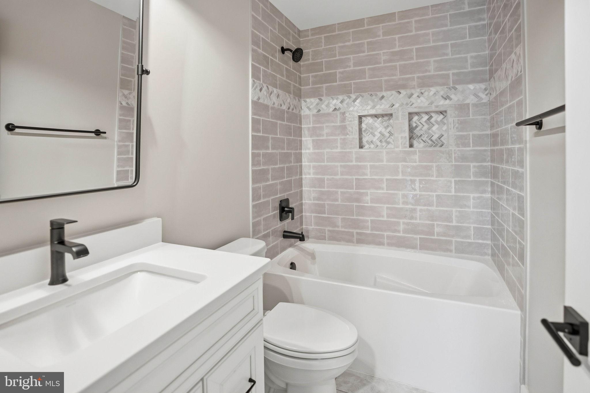 HALLMARK GLEN - Residential