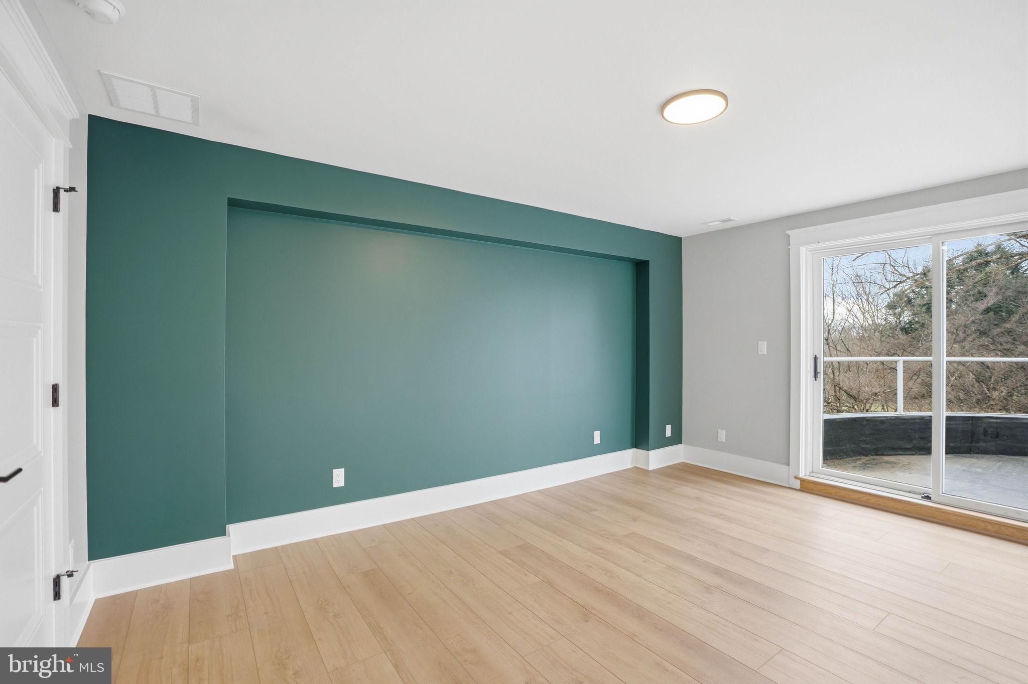 HALLMARK GLEN - Residential