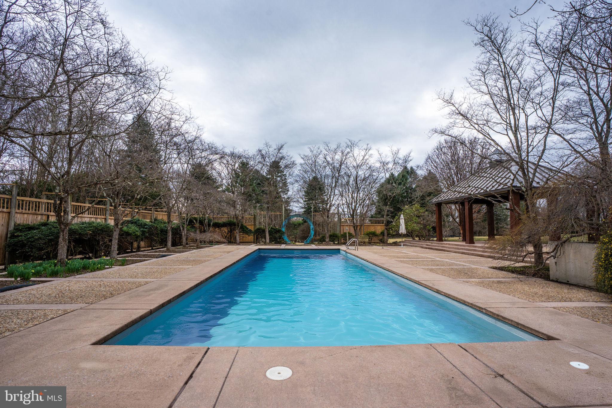 HALLMARK GLEN - Residential