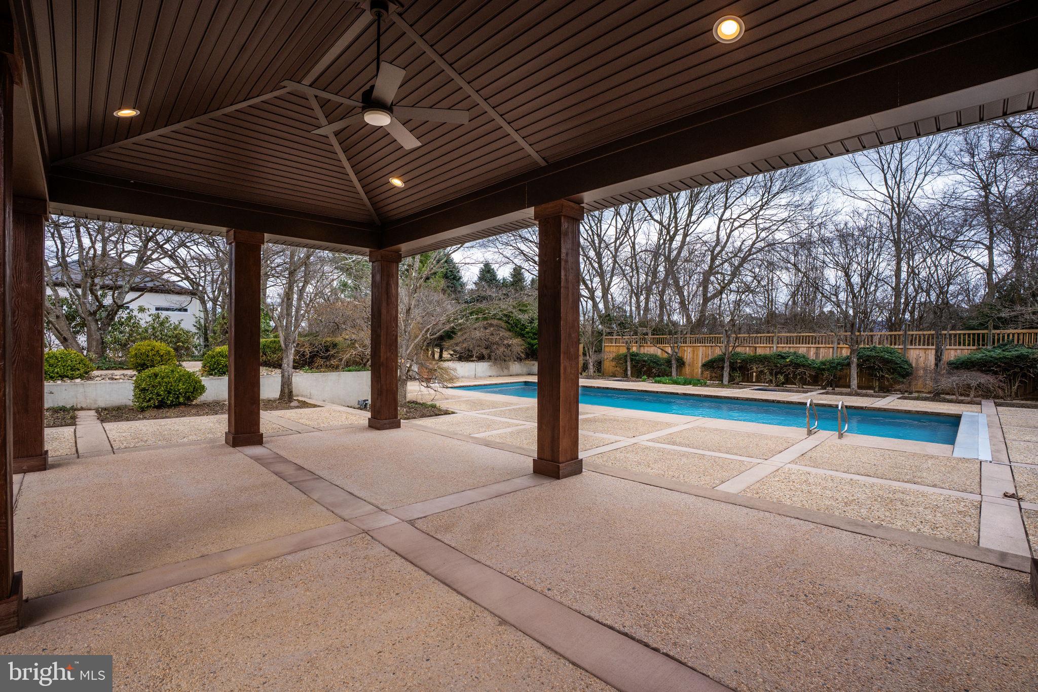 HALLMARK GLEN - Residential