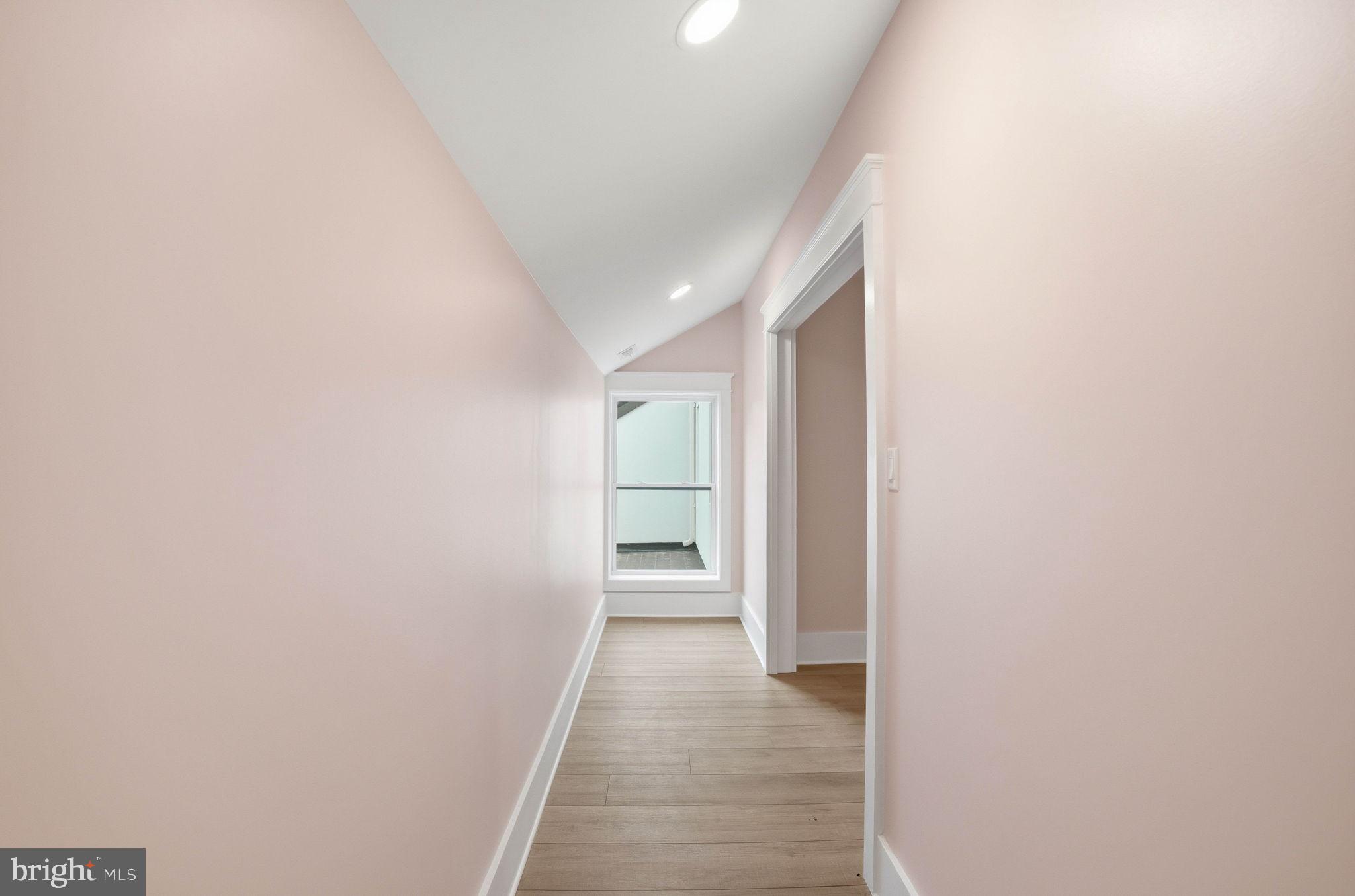 HALLMARK GLEN - Residential