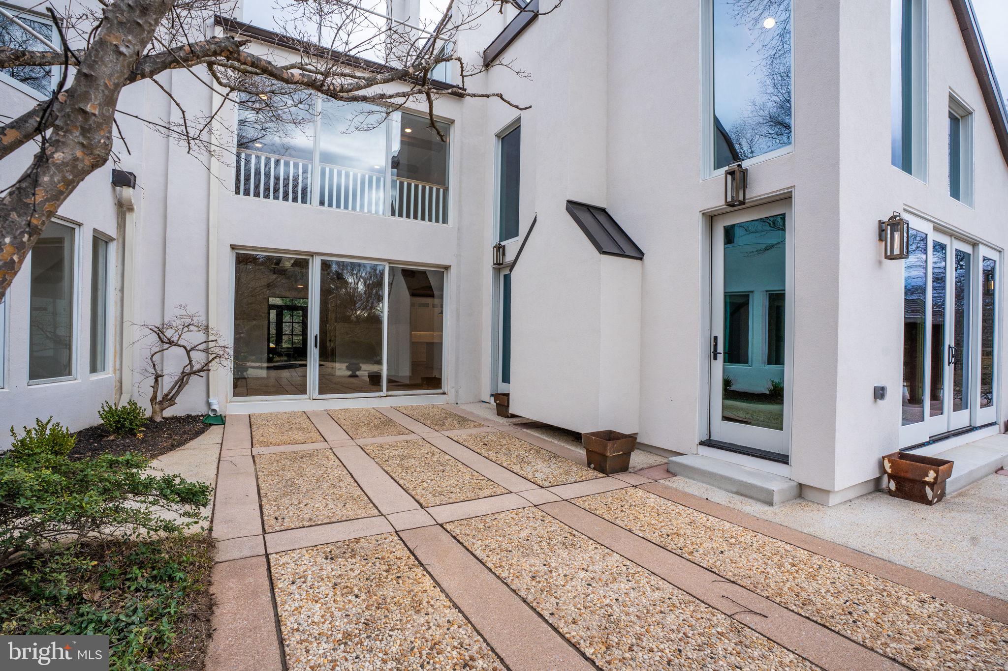 HALLMARK GLEN - Residential