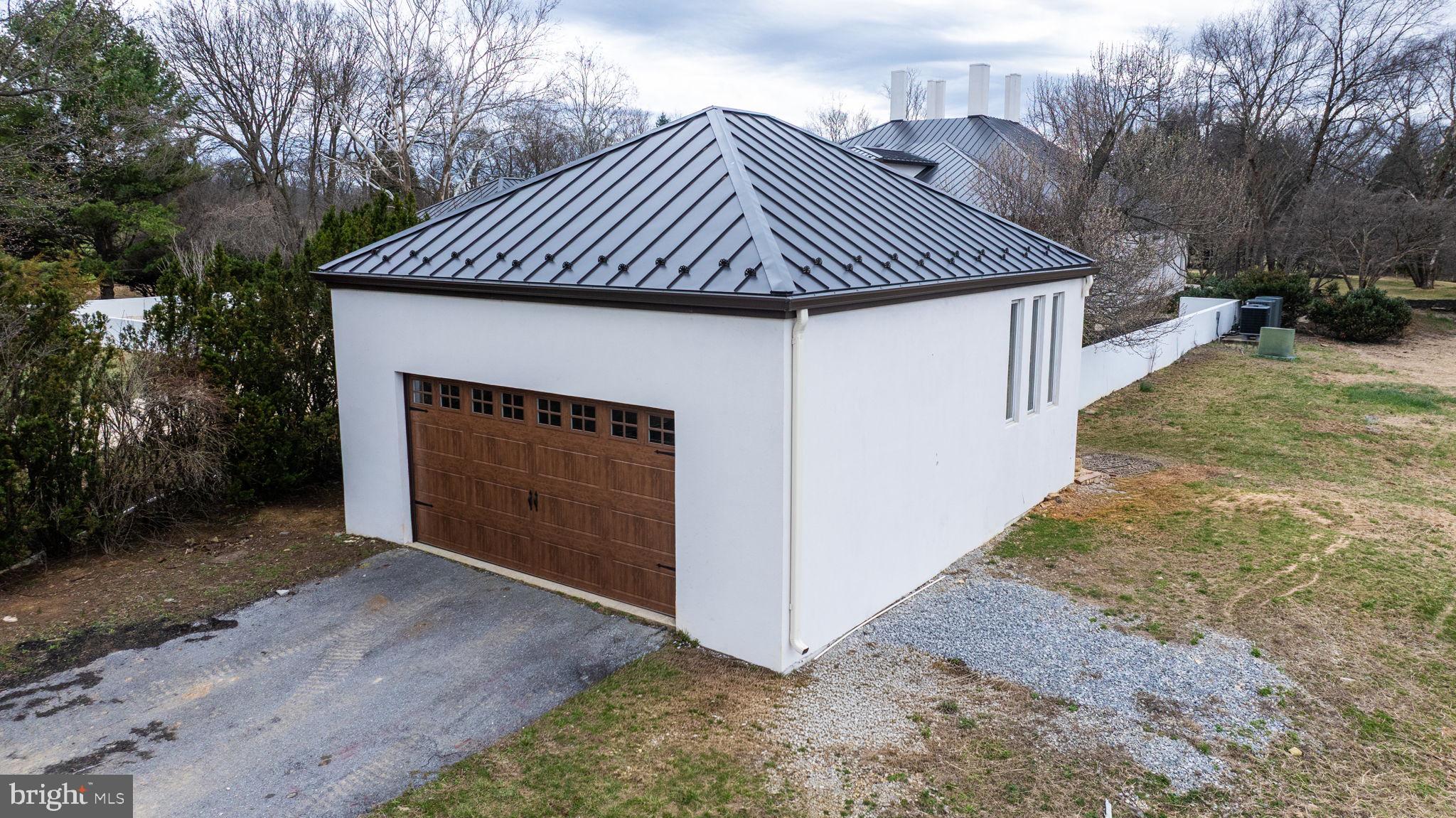 HALLMARK GLEN - Residential