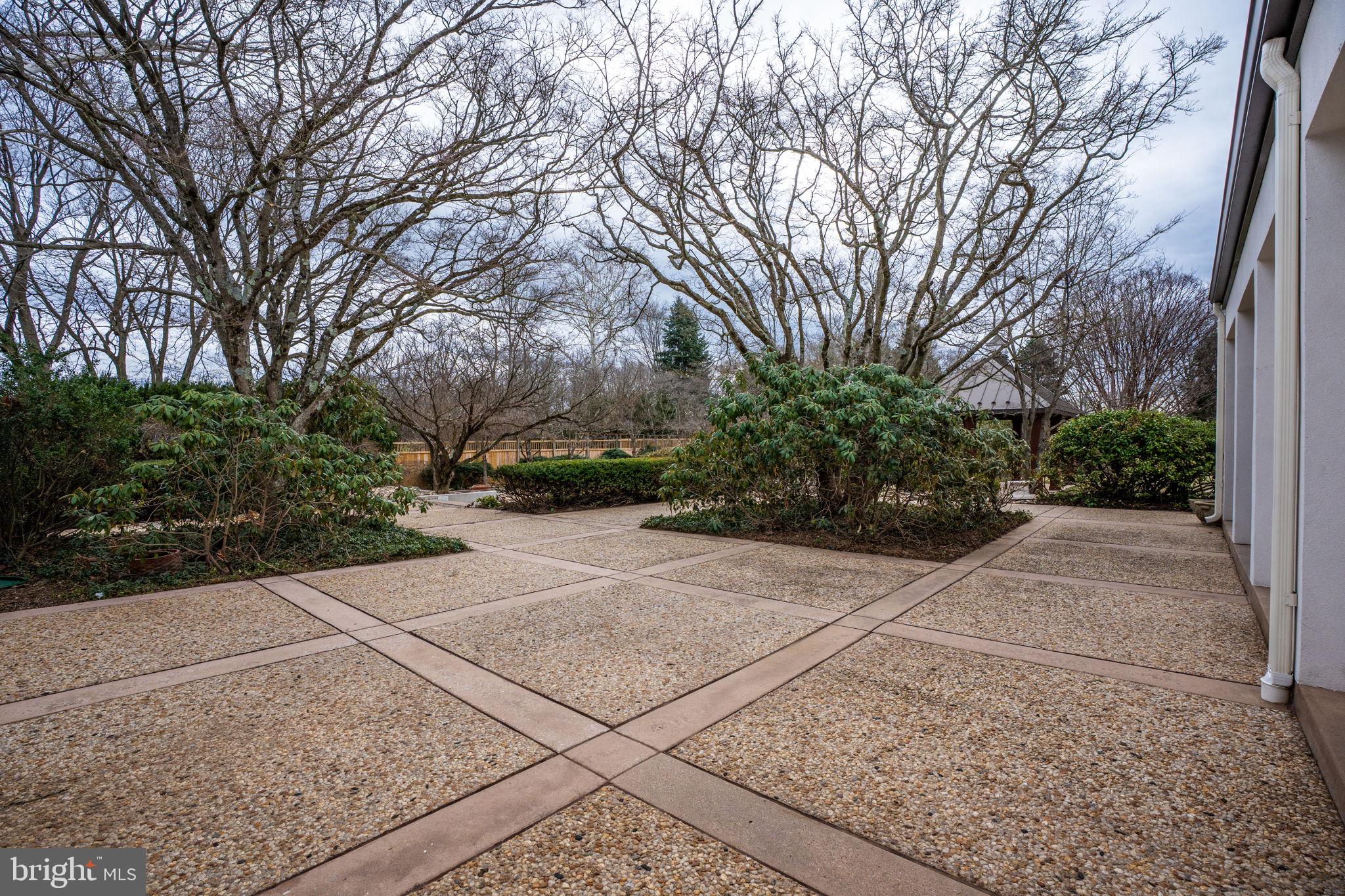 HALLMARK GLEN - Residential