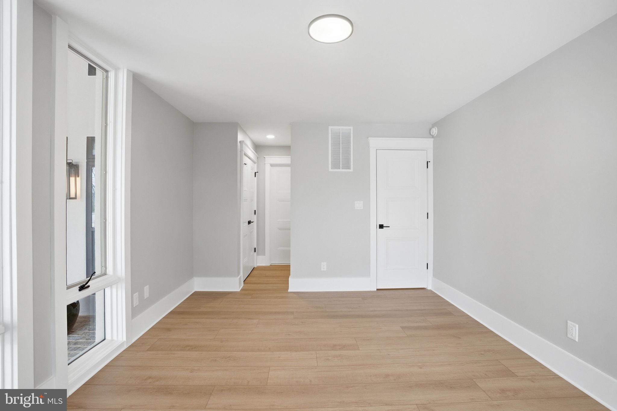 HALLMARK GLEN - Residential