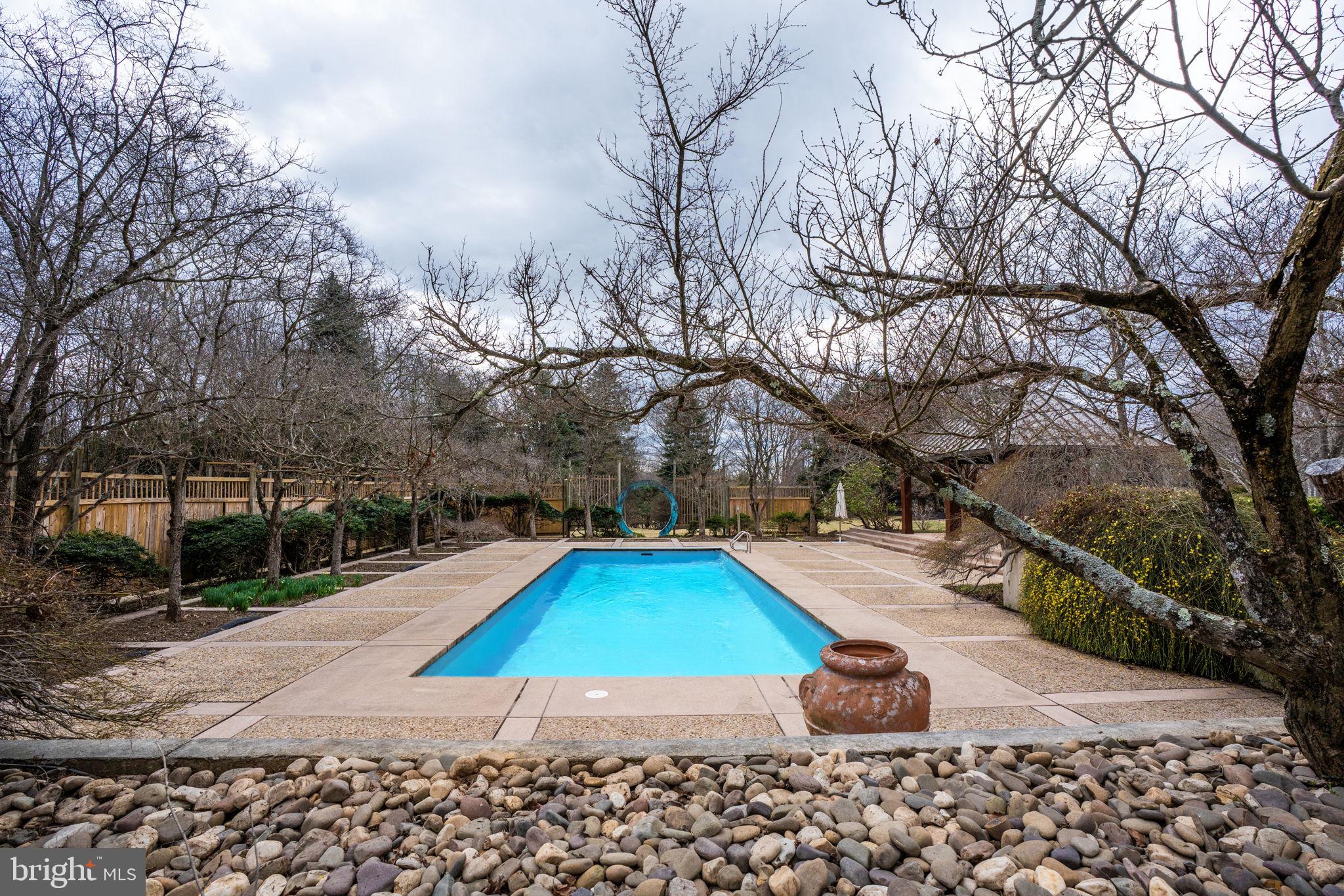 HALLMARK GLEN - Residential