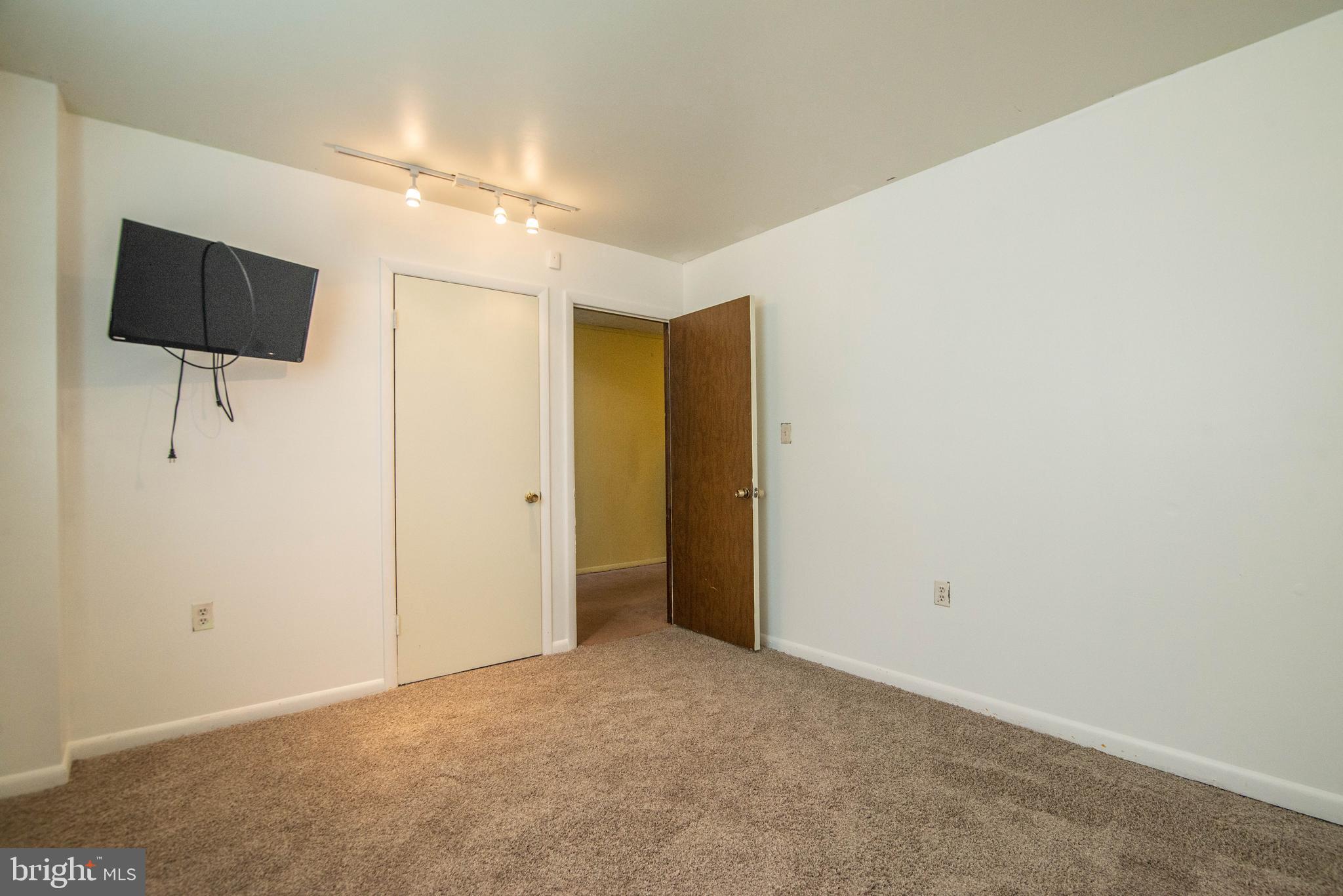 KINGS POINT - Residential Lease