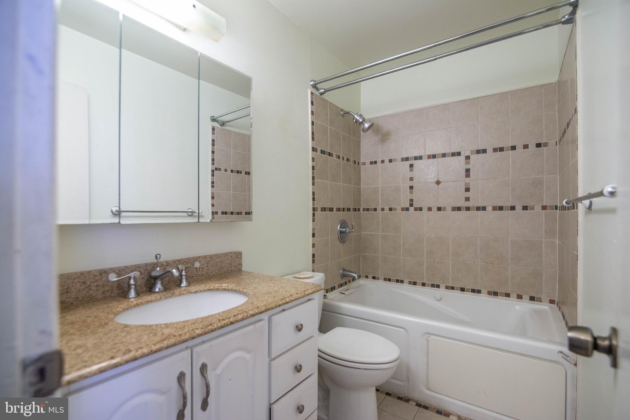 KINGS POINT - Residential Lease