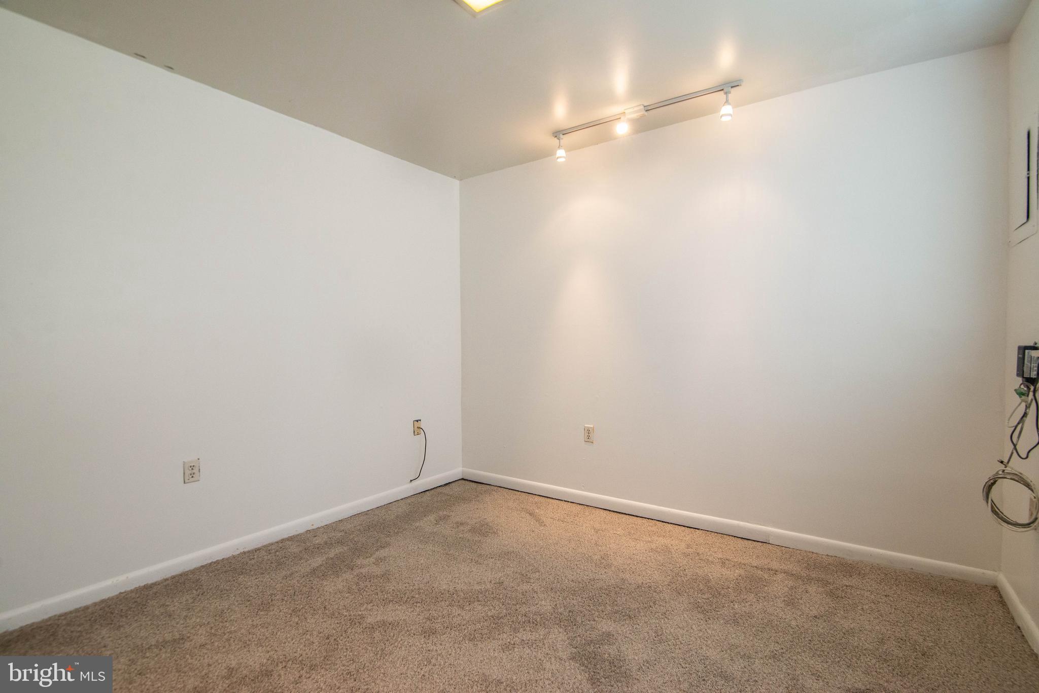 KINGS POINT - Residential Lease