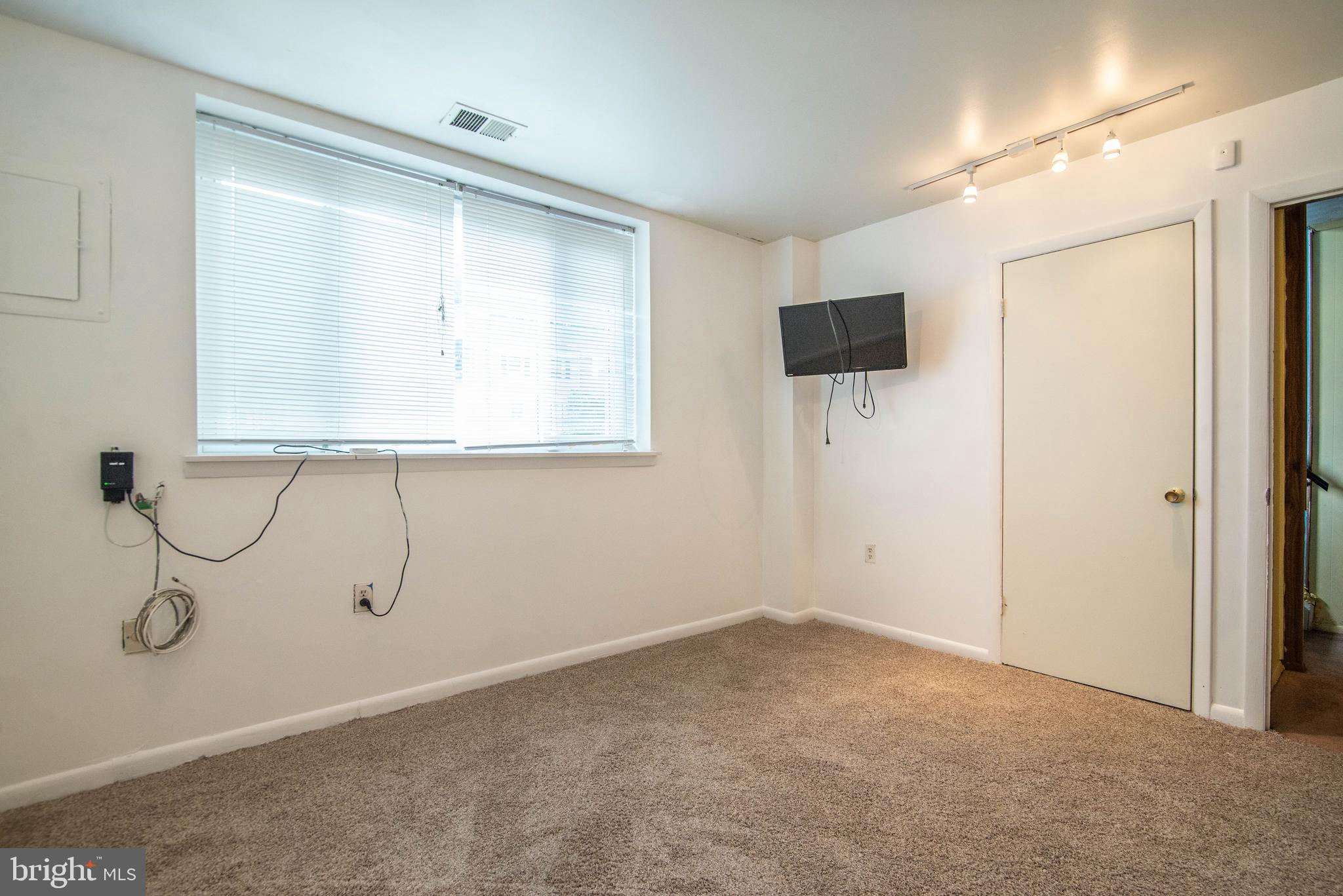 KINGS POINT - Residential Lease