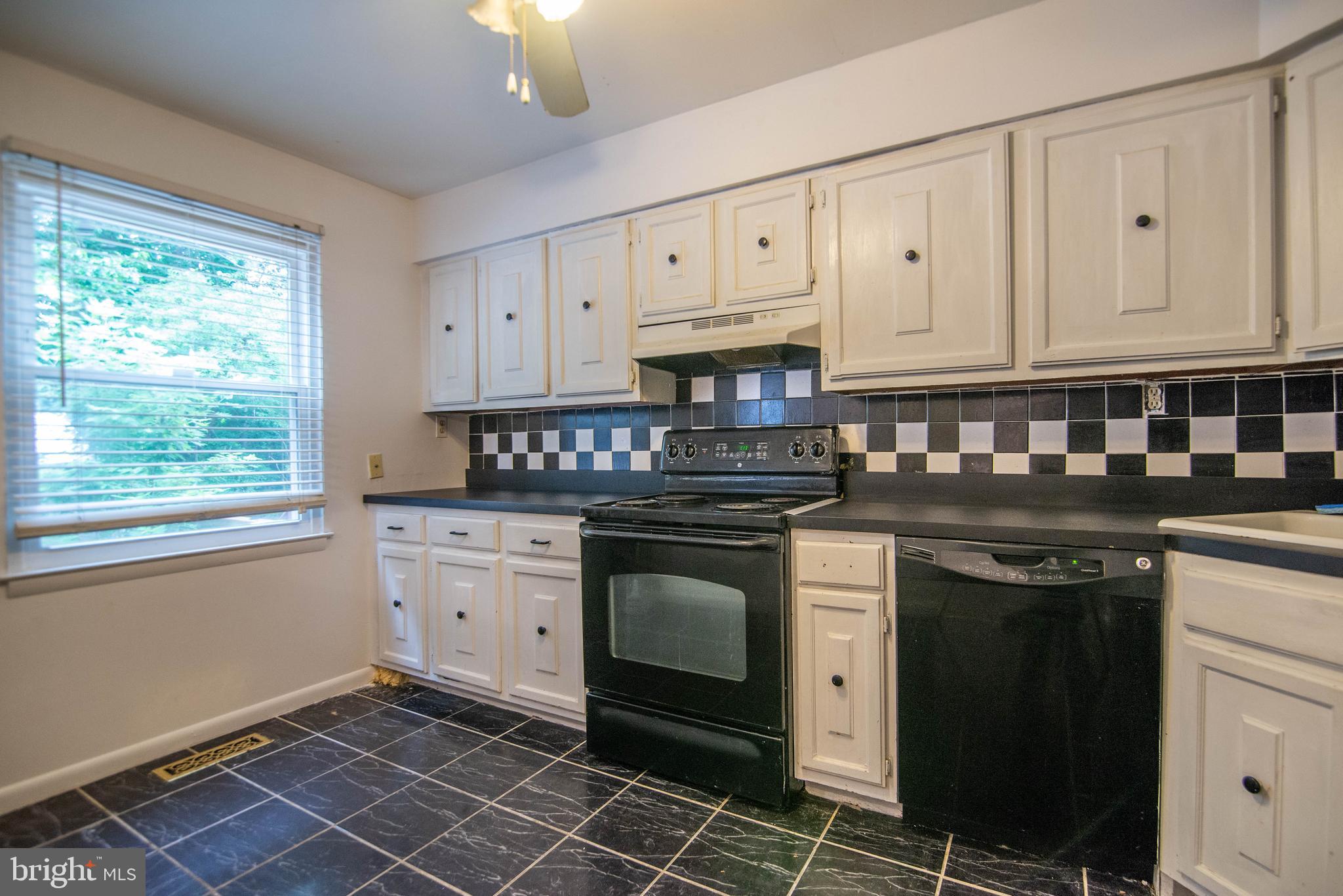 KINGS POINT - Residential Lease