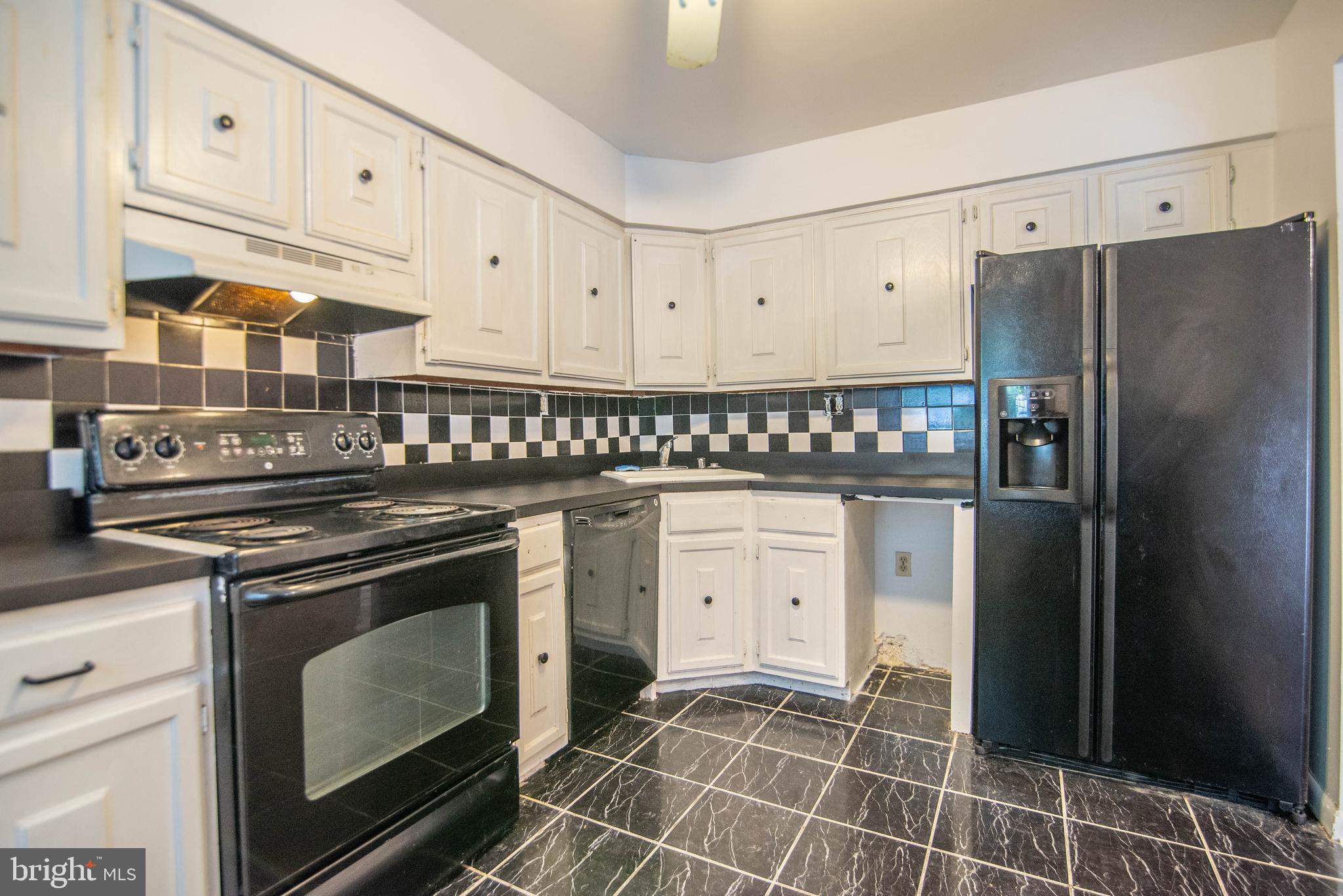 KINGS POINT - Residential Lease