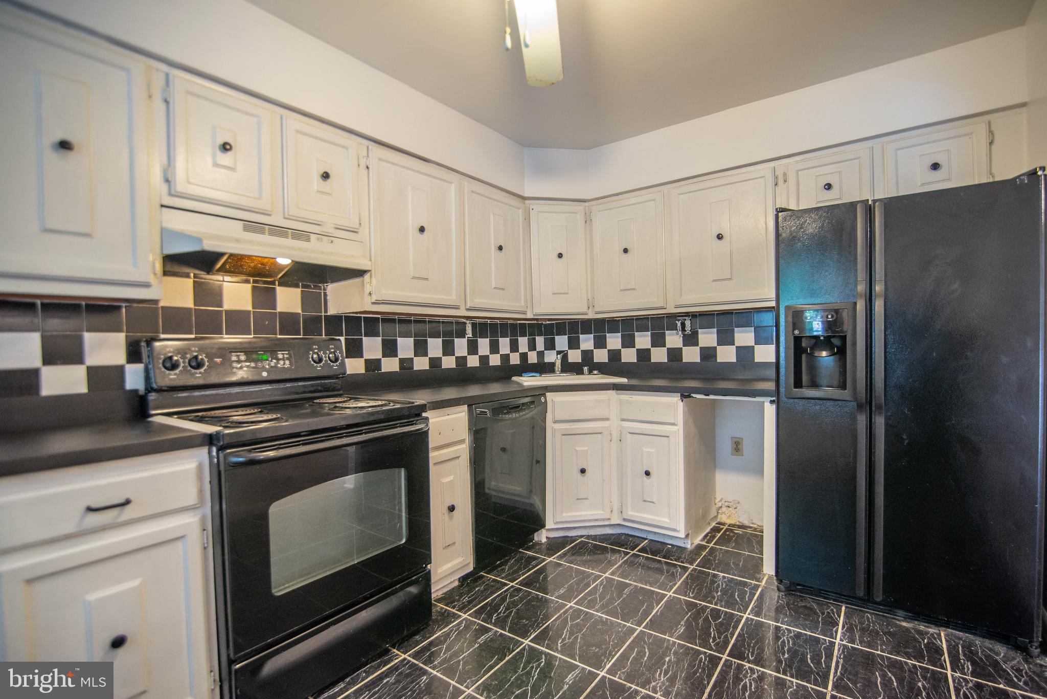 KINGS POINT - Residential Lease